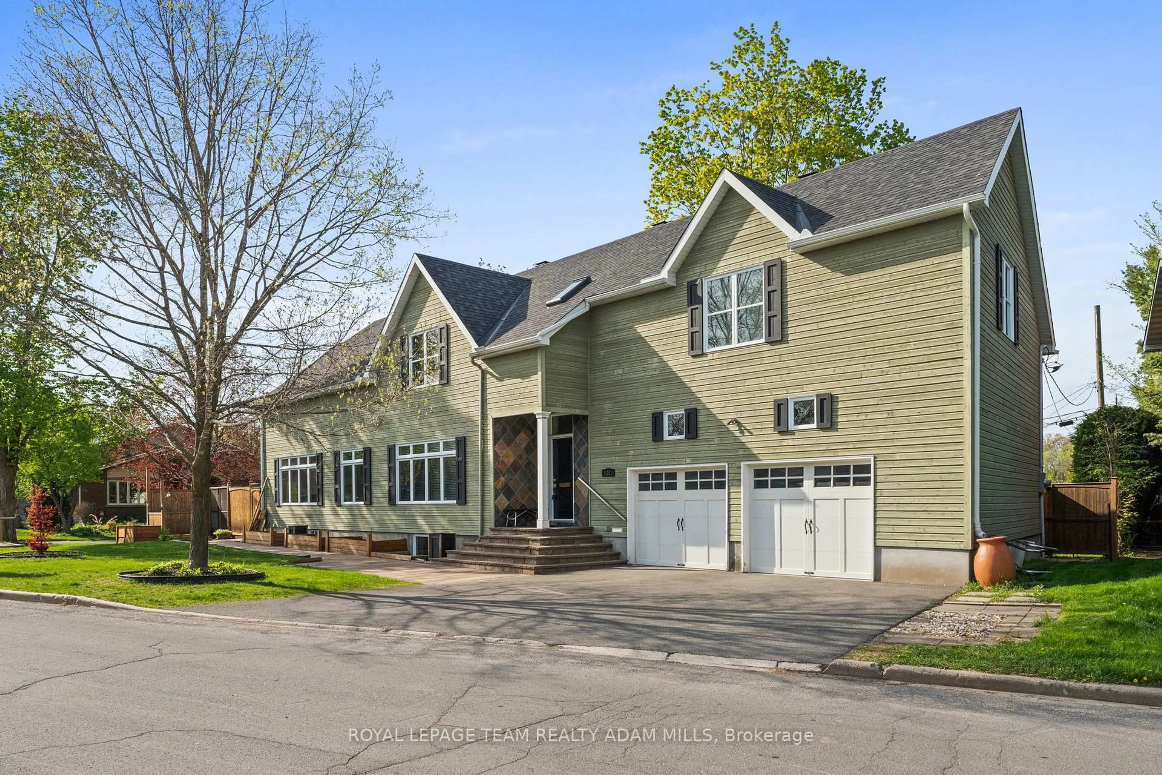 Home with brick exterior material, street for 1481 Orchard Ave, Ottawa Ontario K1H 7C5