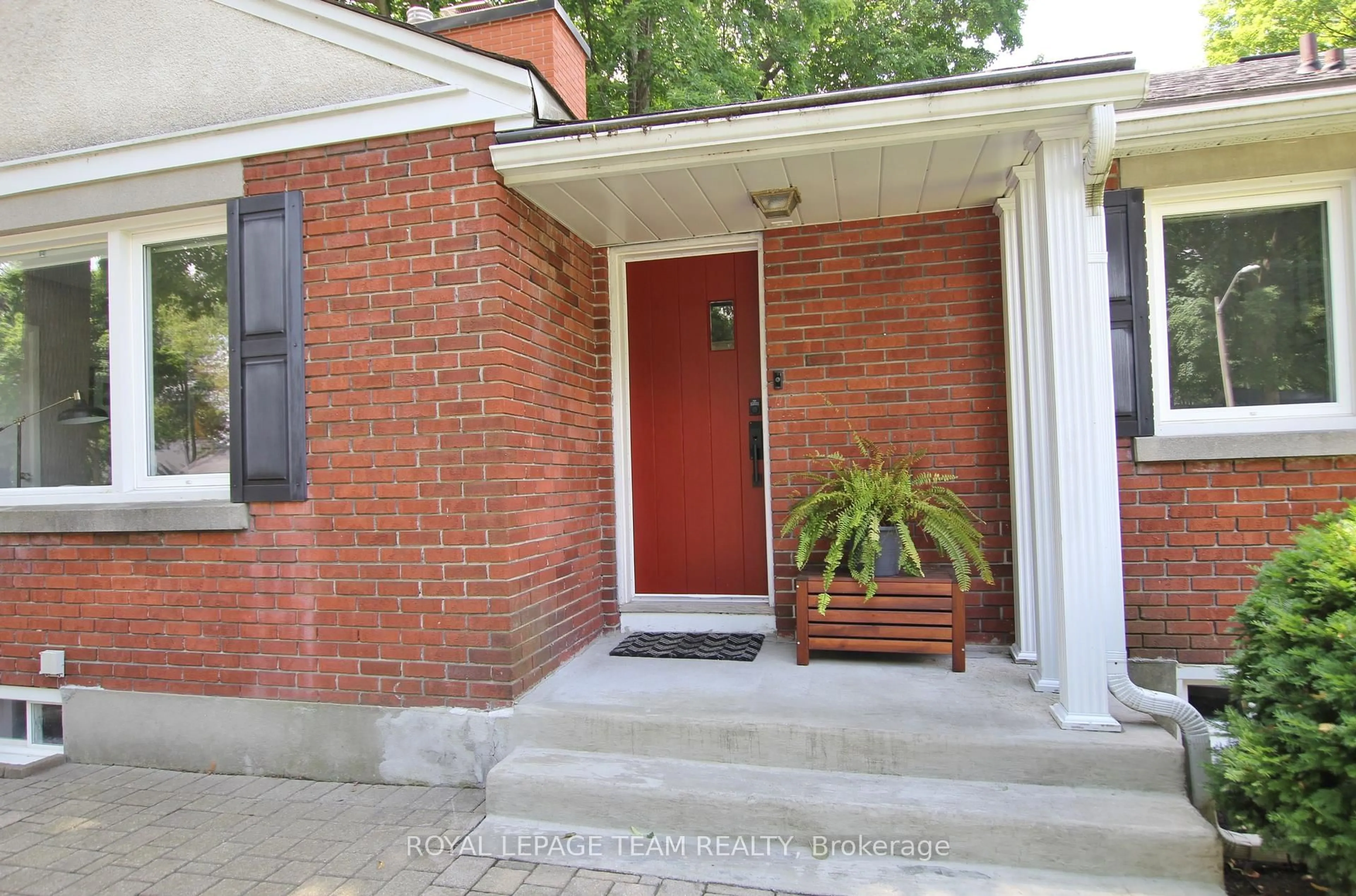 Home with brick exterior material, street for 2176 Woodcrest Rd, Ottawa Ontario K1H 6H8