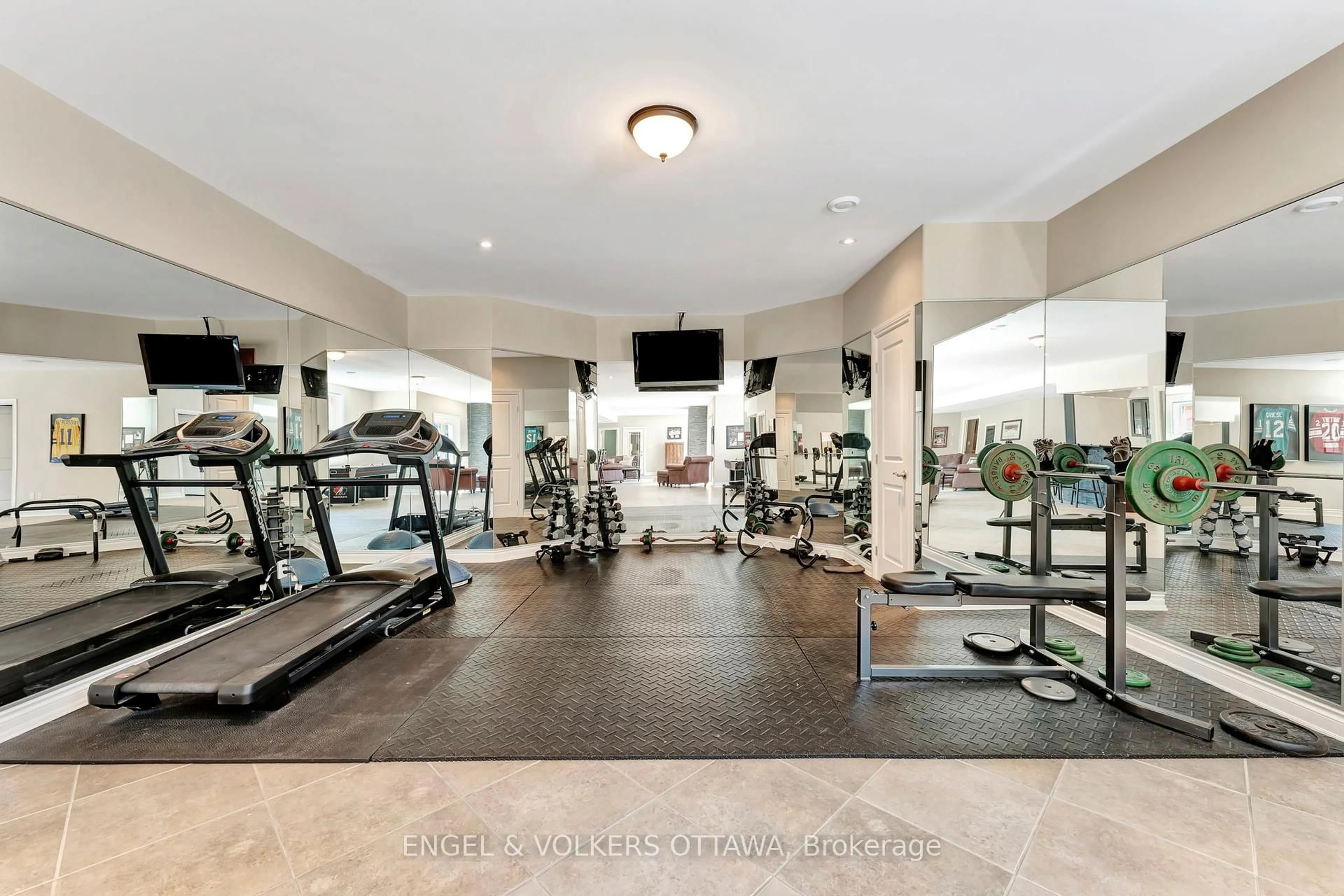 Gym or fitness room for 2 Beechgrove Gdns, Stittsville Ontario K2S 1W5