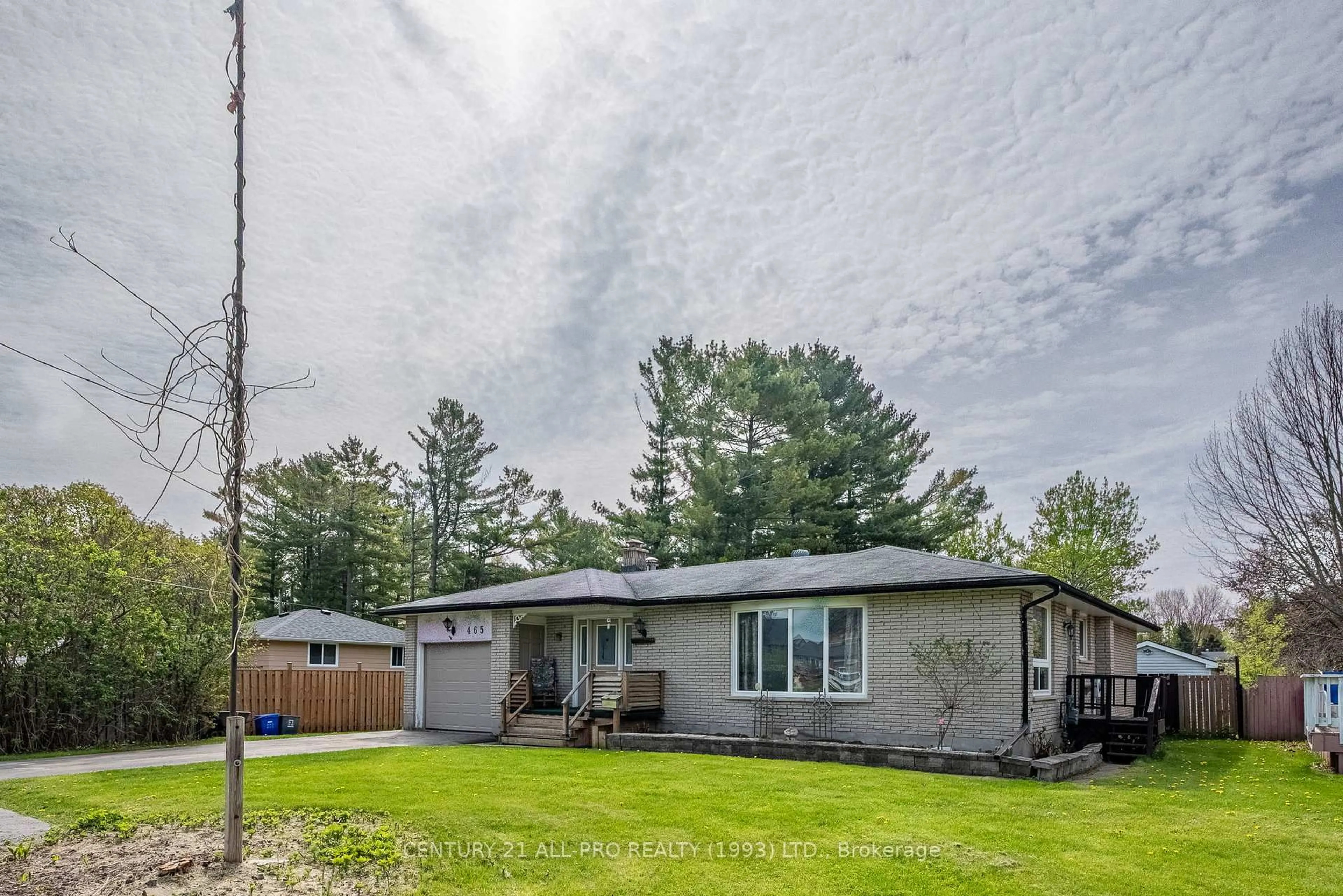 A pic from outside/outdoor area/front of a property/back of a property/a pic from drone, street for 465 King St, Cobourg Ontario K9A 1M7