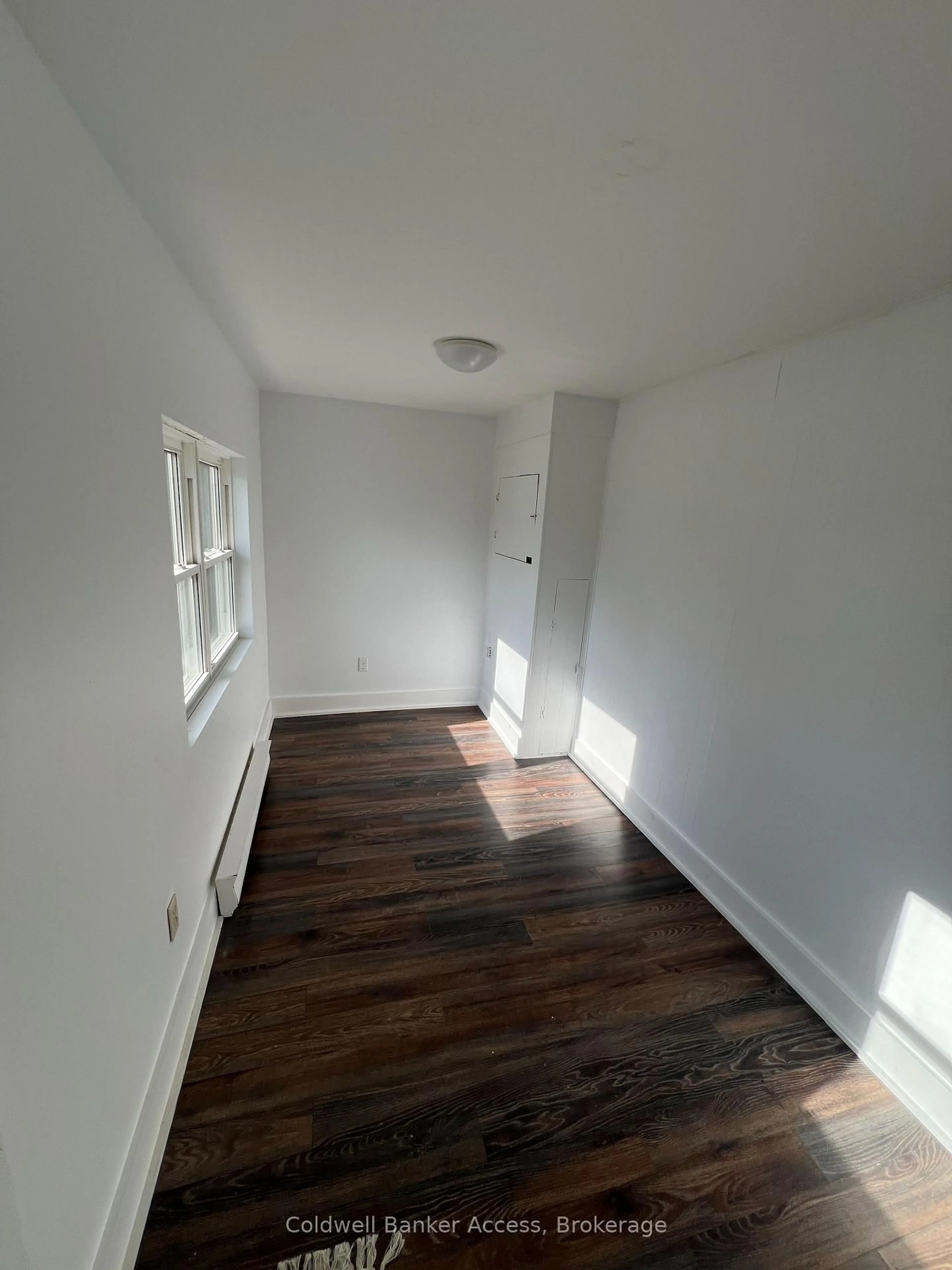 A pic of a room for 14 Joseph St, Georgian Bay Ontario P0C 1H0