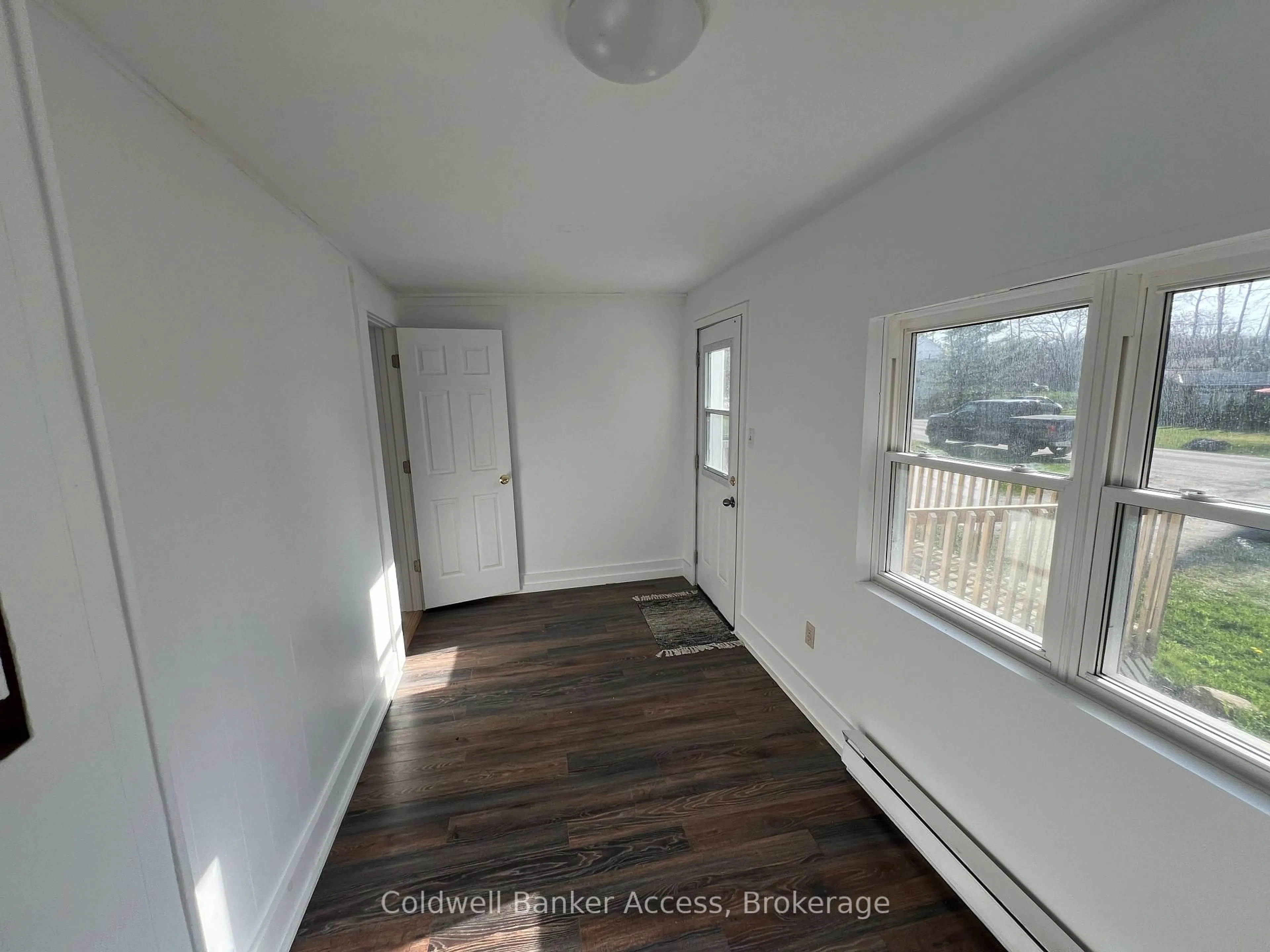 A pic of a room for 14 Joseph St, Georgian Bay Ontario P0C 1H0