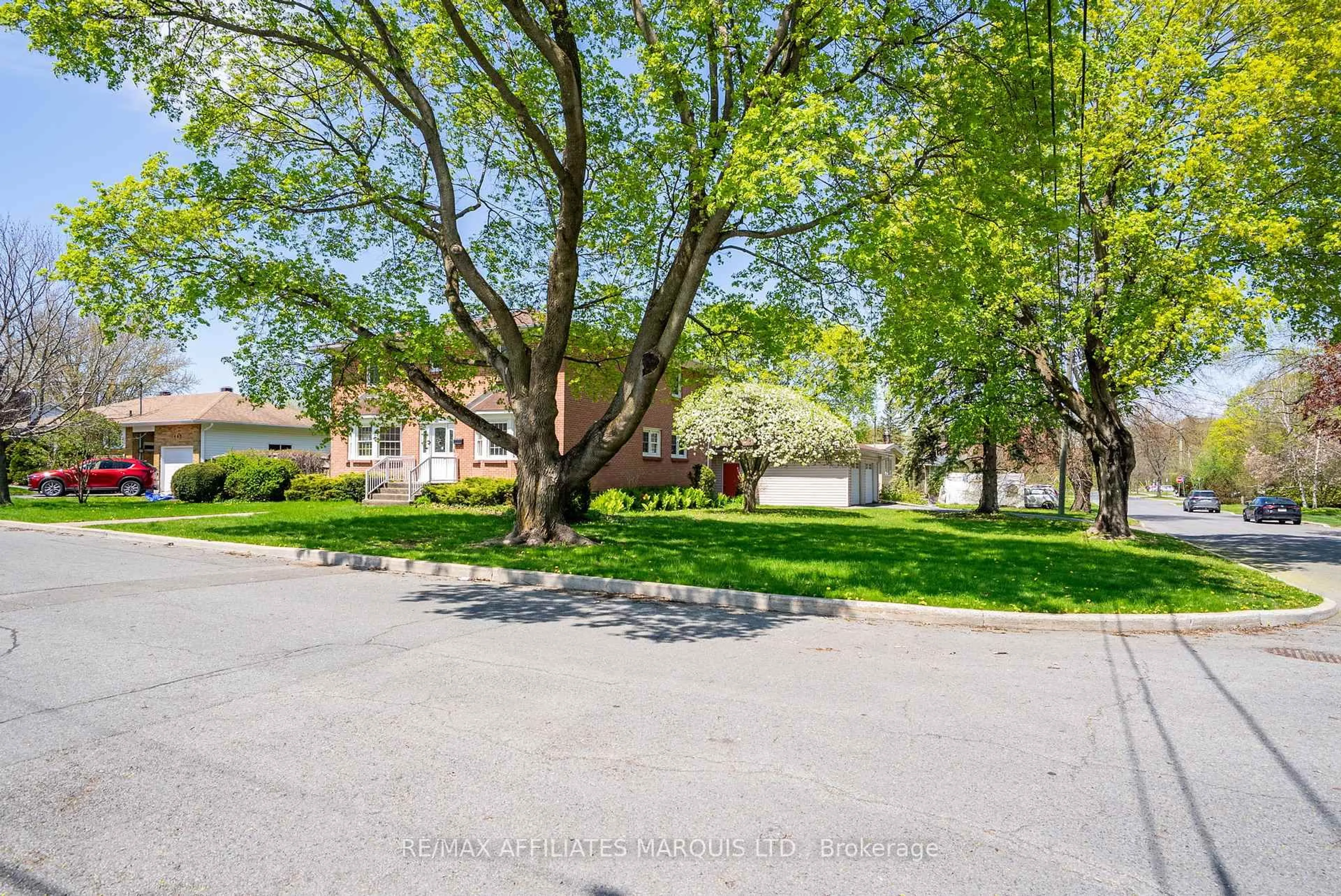 A pic from outside/outdoor area/front of a property/back of a property/a pic from drone, street for 1403 Jane St, Cornwall Ontario K6J 1X4