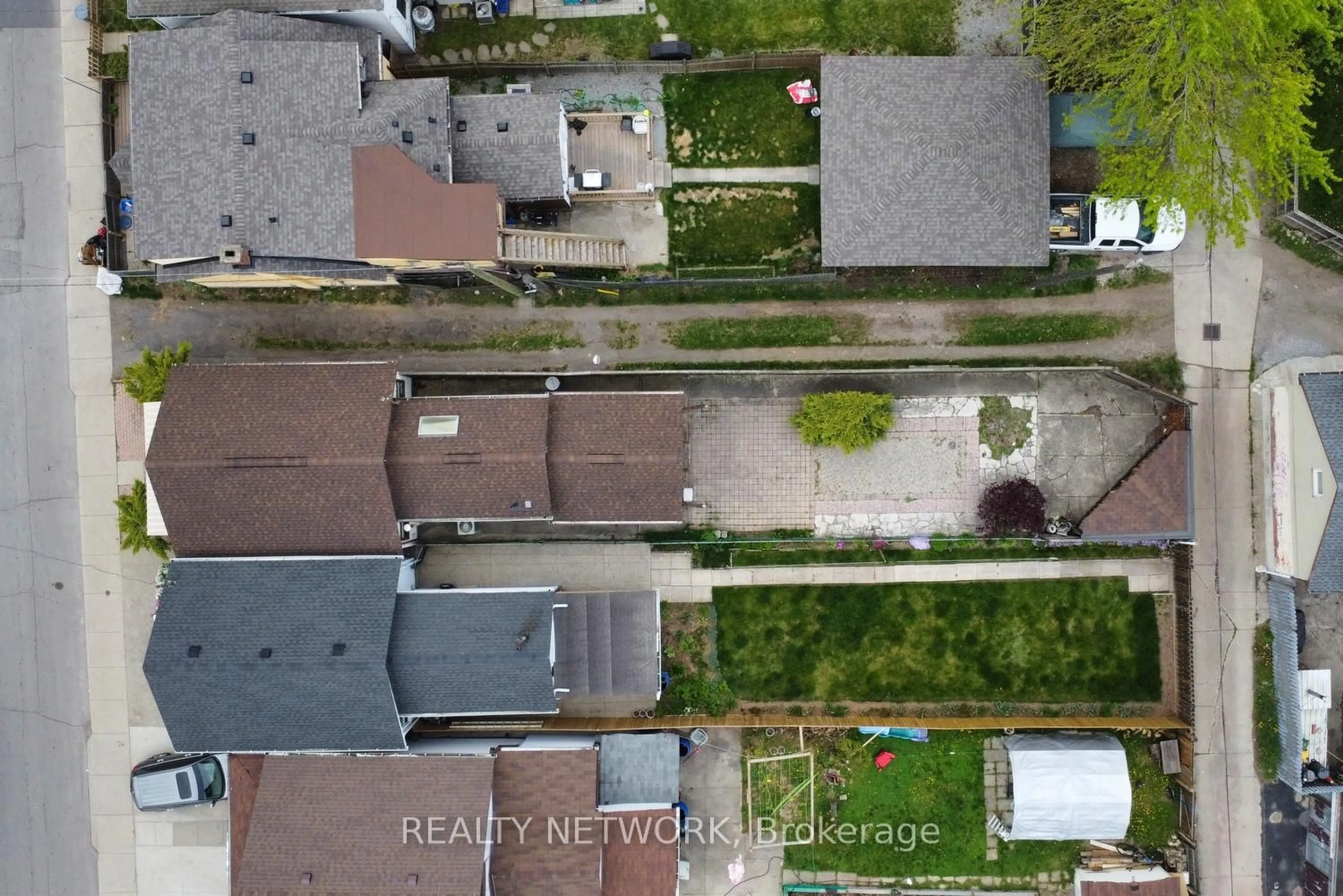 A pic from outside/outdoor area/front of a property/back of a property/a pic from drone, city buildings view from balcony for 99 Steven St, Hamilton Ontario L8L 5N7
