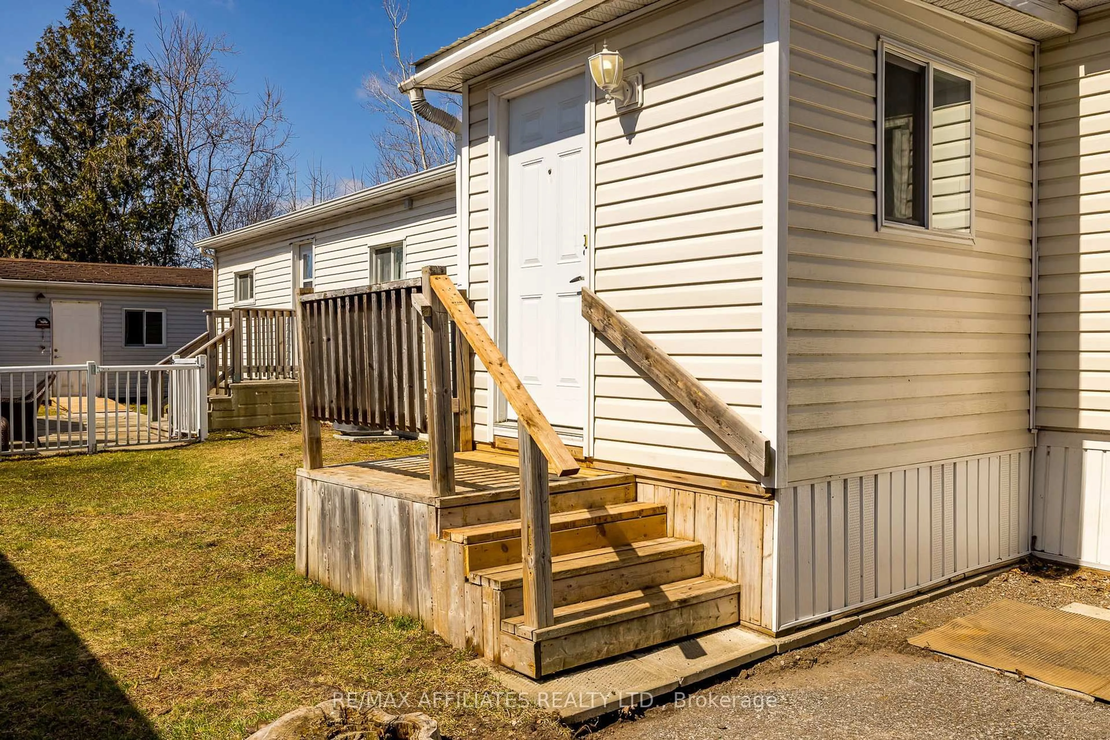 Unknown for 52 Bradley Green Crt, Ottawa Ontario K2S 1B7
