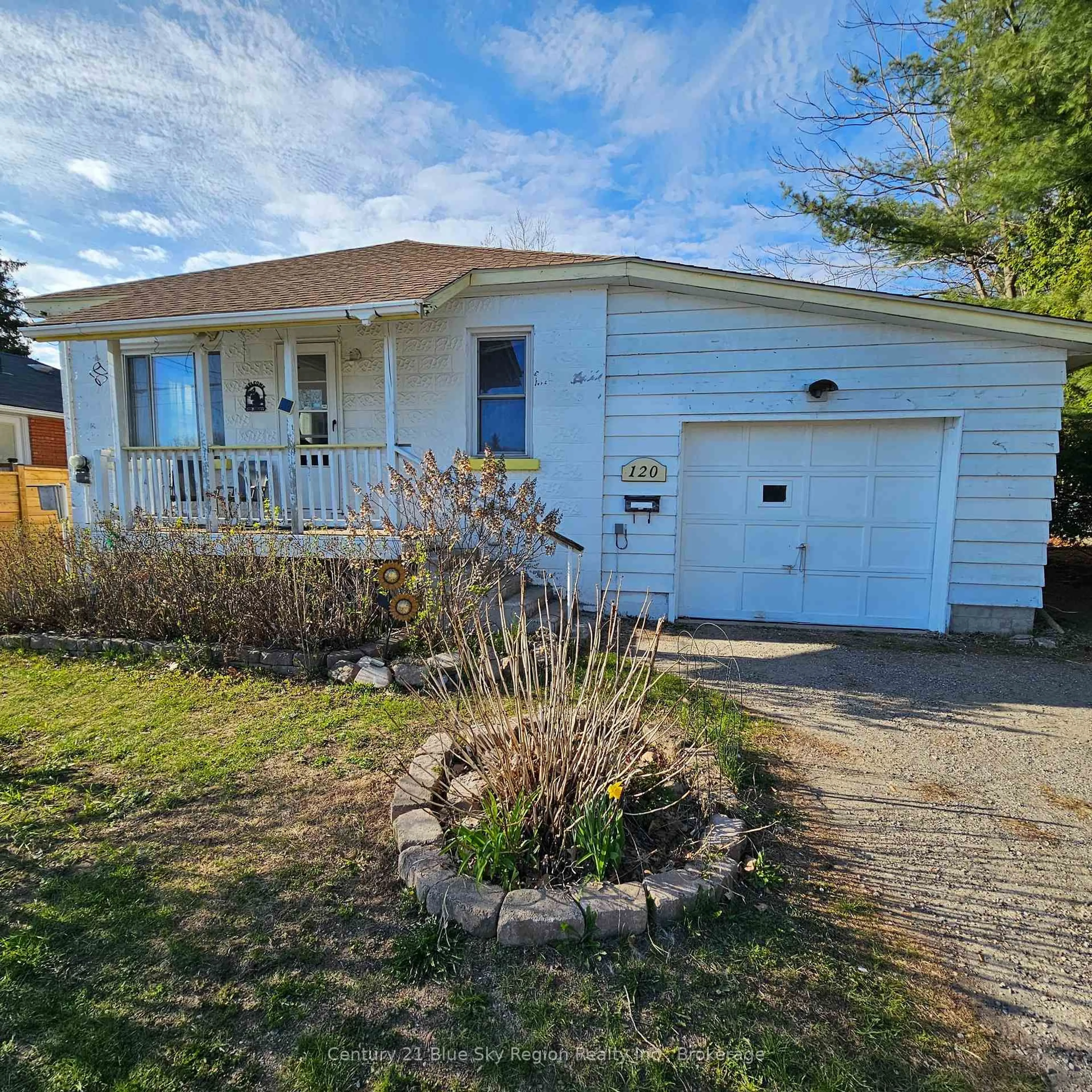 Home with vinyl exterior material, street for 120 Milani Rd, North Bay Ontario P1B 7P3