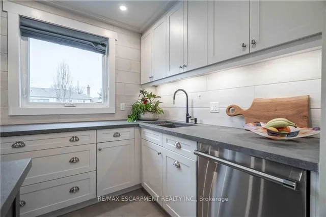 Additional property image - 56 Oakley Crt