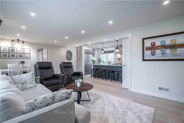 Additional property image - 56 Oakley Crt