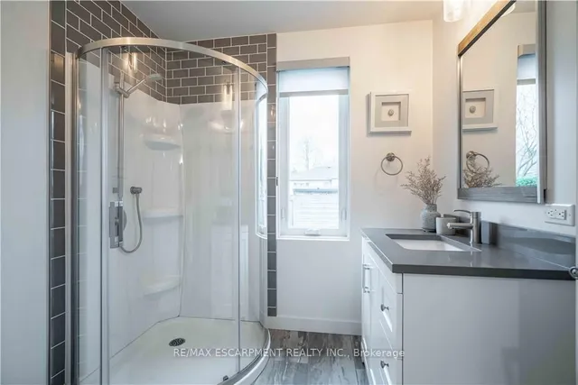 Additional property image - 56 Oakley Crt