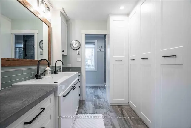 Additional property image - 56 Oakley Crt