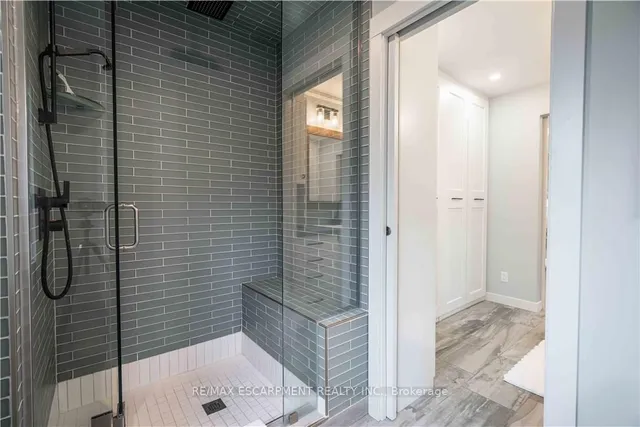 Additional property image - 56 Oakley Crt