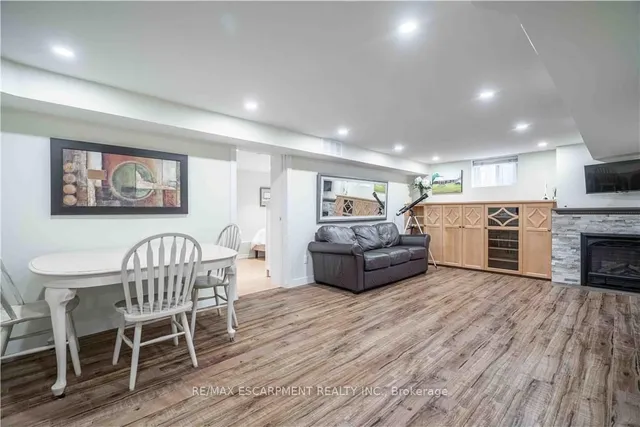 Additional property image - 56 Oakley Crt