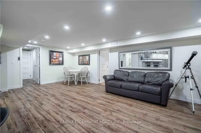 Additional property image - 56 Oakley Crt