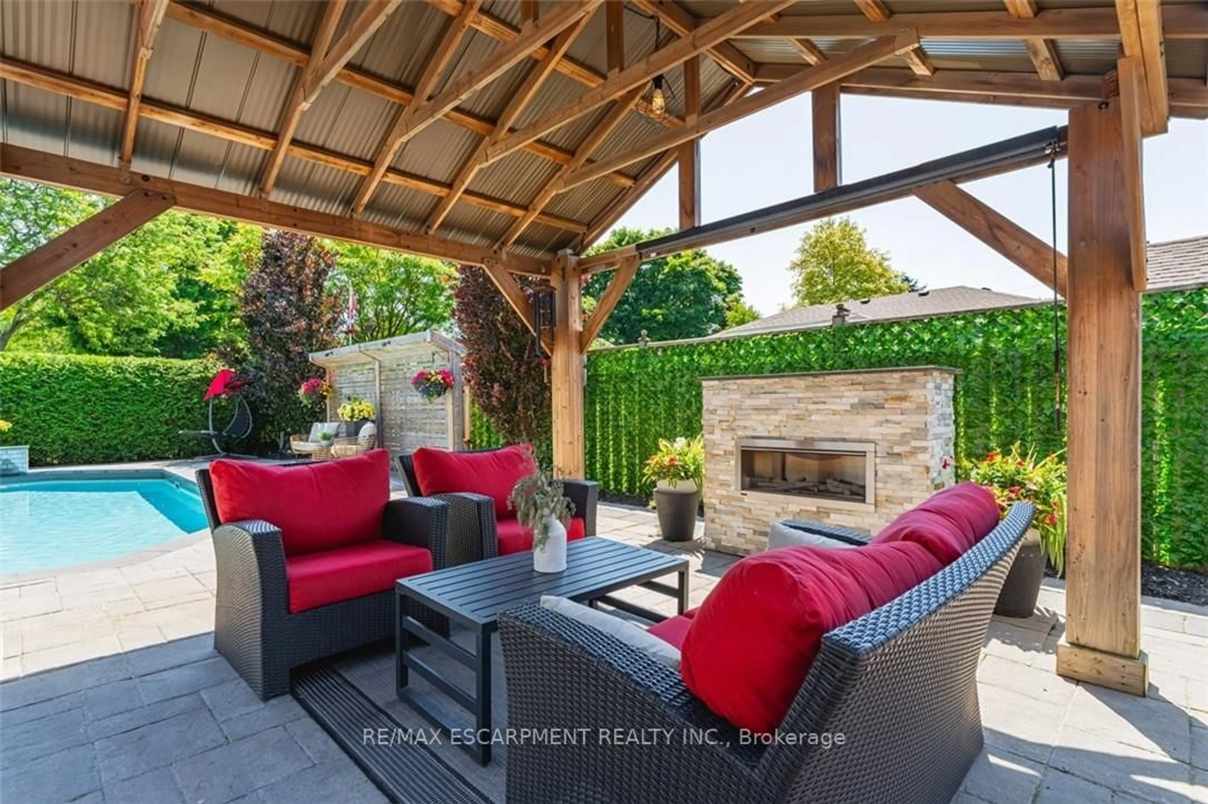 Patio, street for 56 Oakley Crt, Hamilton Ontario L9G 1T5