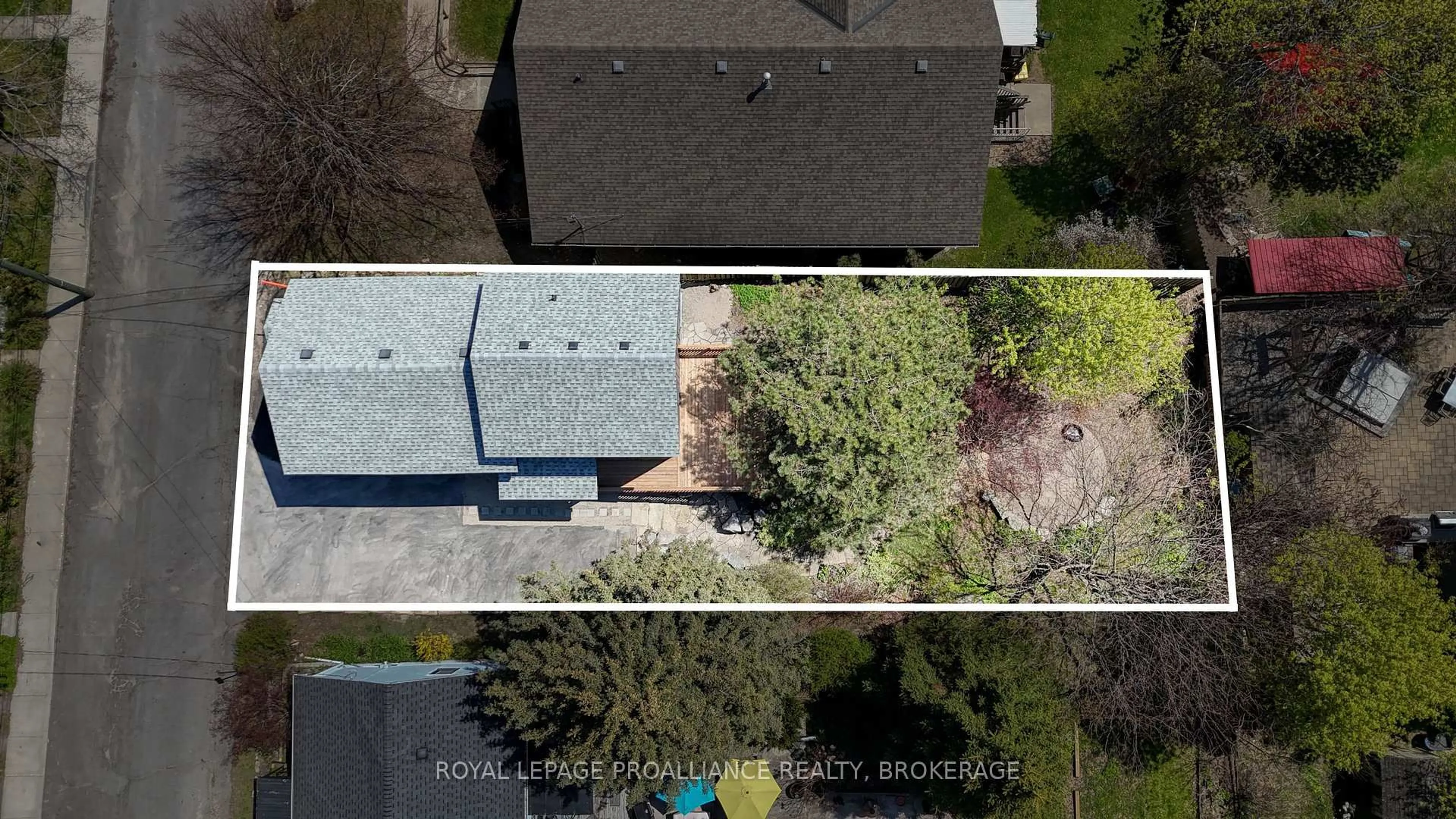 A pic from outside/outdoor area/front of a property/back of a property/a pic from drone, unknown for 26 Richard St, Kingston Ontario K7M 2J2