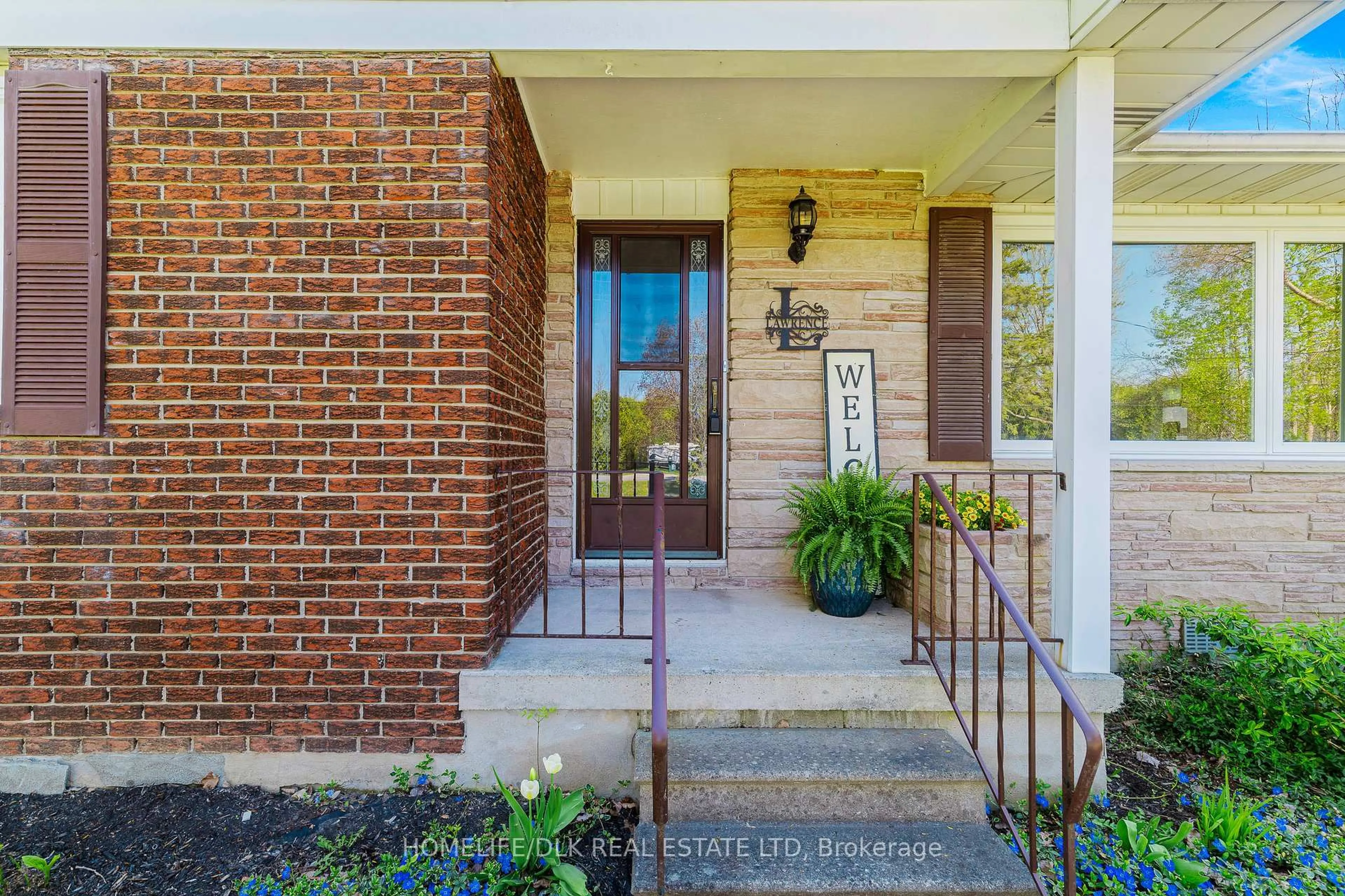 Home with brick exterior material, street for 1076 County Road 15 Rd, Augusta Ontario K6V 5T1