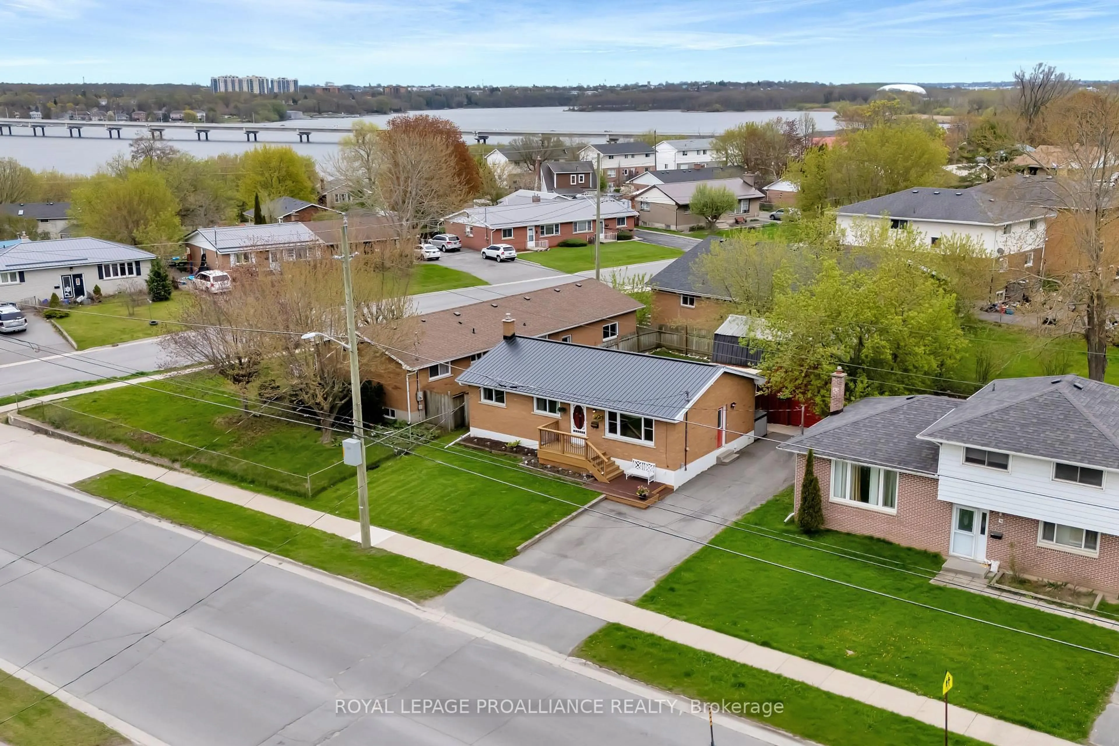 A pic from outside/outdoor area/front of a property/back of a property/a pic from drone, street for 54 Weller Ave, Kingston Ontario K7K 2T3