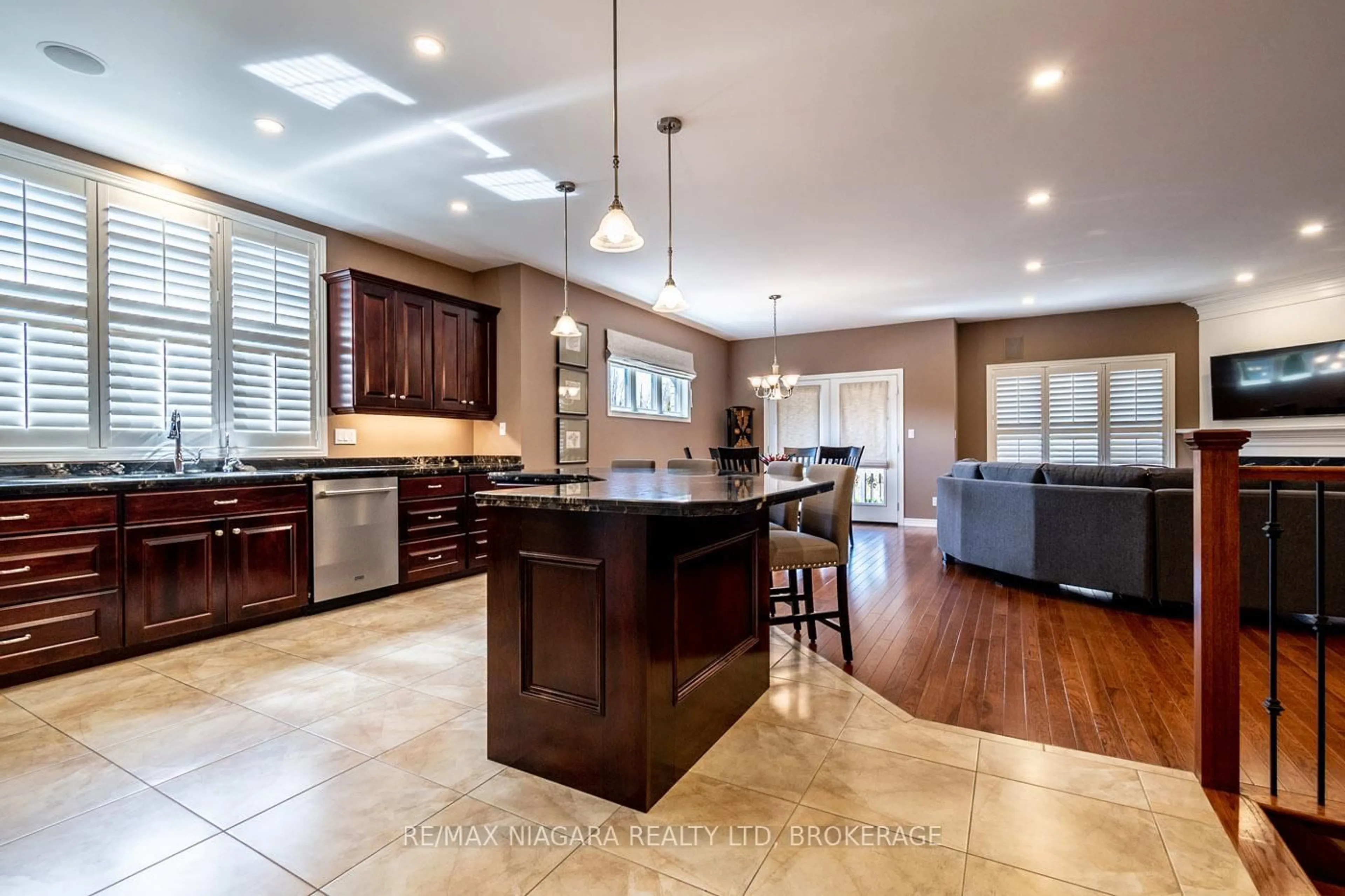 Open concept kitchen, ceramic/tile floor for 23 GORING Way, Niagara-on-the-Lake Ontario L0S 1J1