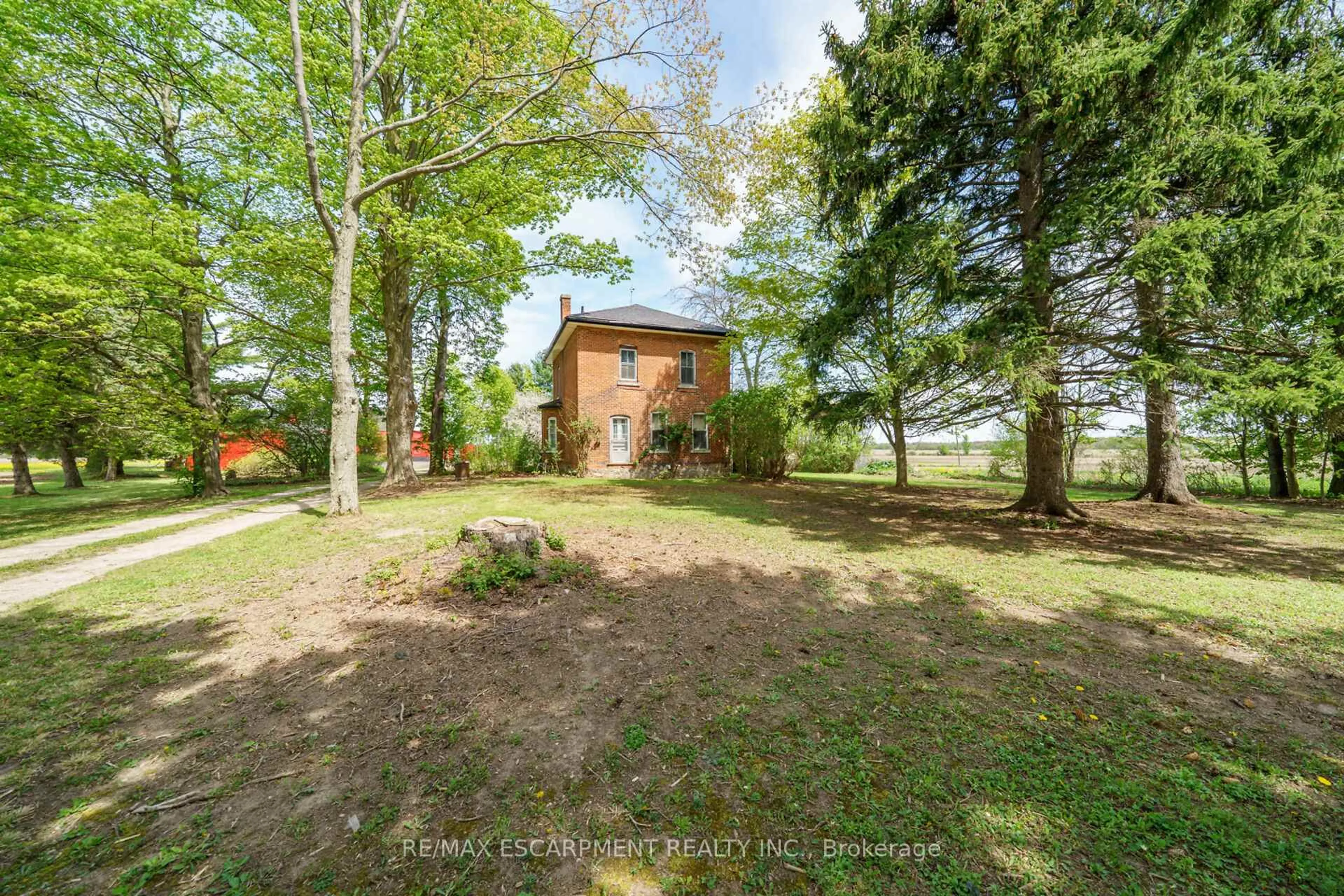 A pic from outside/outdoor area/front of a property/back of a property/a pic from drone, unknown for 534 Haldimand 32 Rd, Haldimand Ontario N0A 1C0