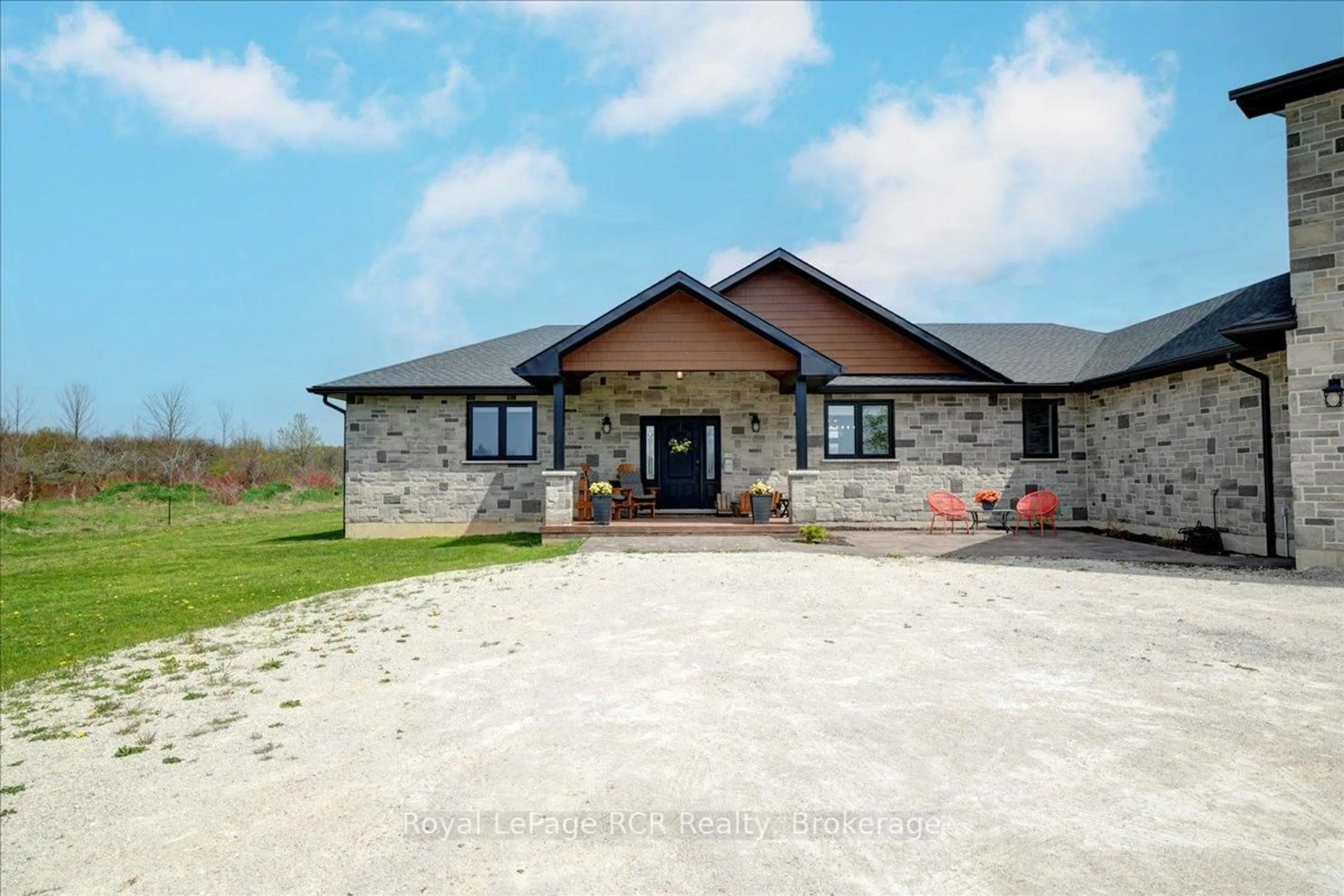 Home with brick exterior material, building for 438811 Grey 15 Rd, Meaford Ontario N4K 5N3