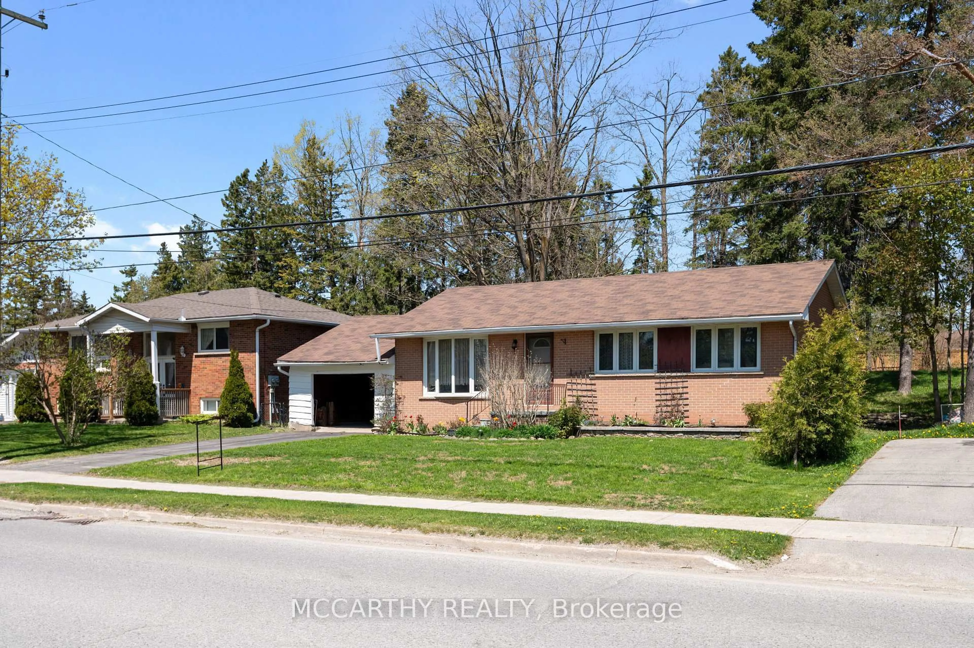Home with brick exterior material, street for 438 First Ave, Shelburne Ontario L9V 2Z6
