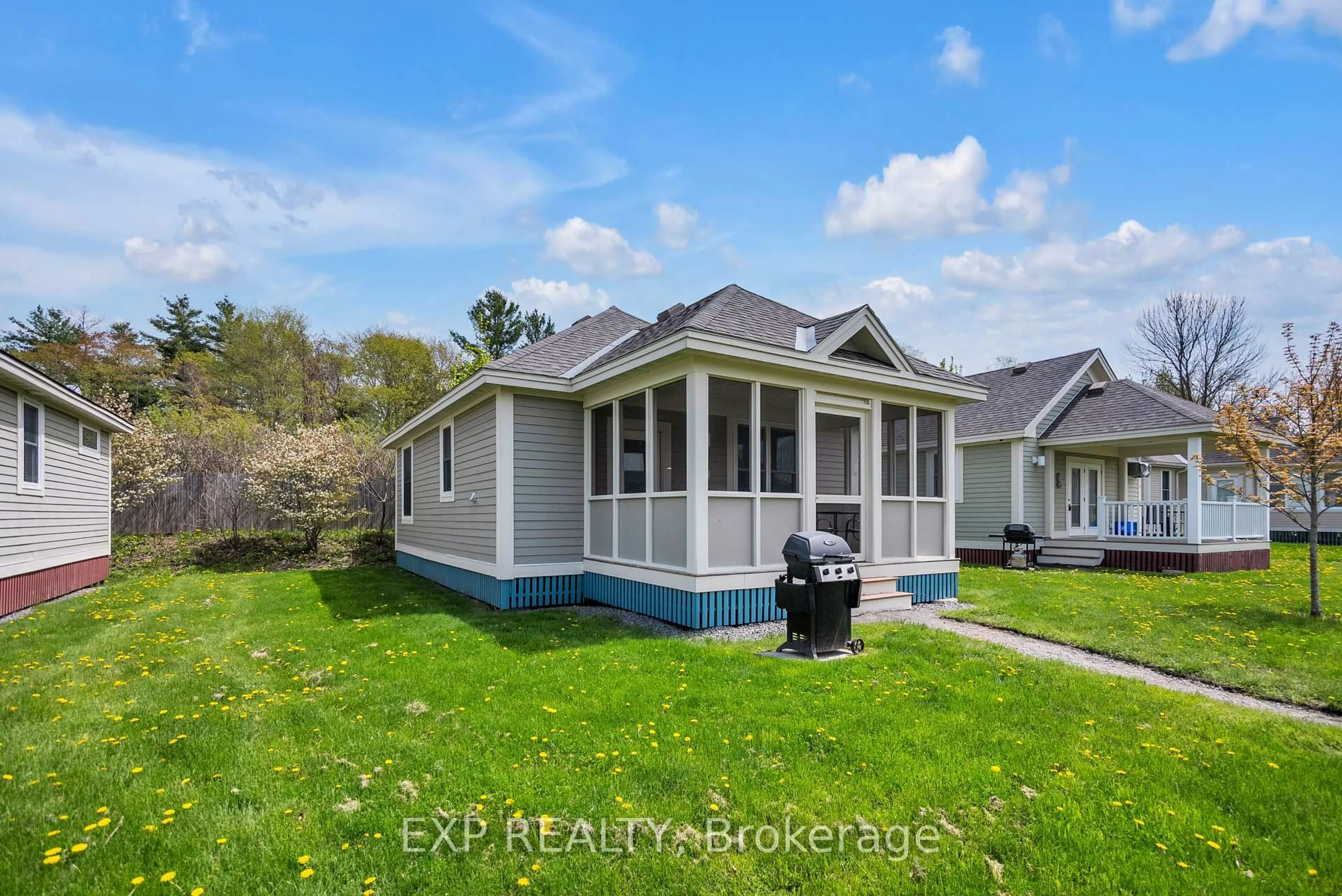 Home with vinyl exterior material, unknown for 48 Meadowview Lane, Prince Edward County Ontario K0K 1P0