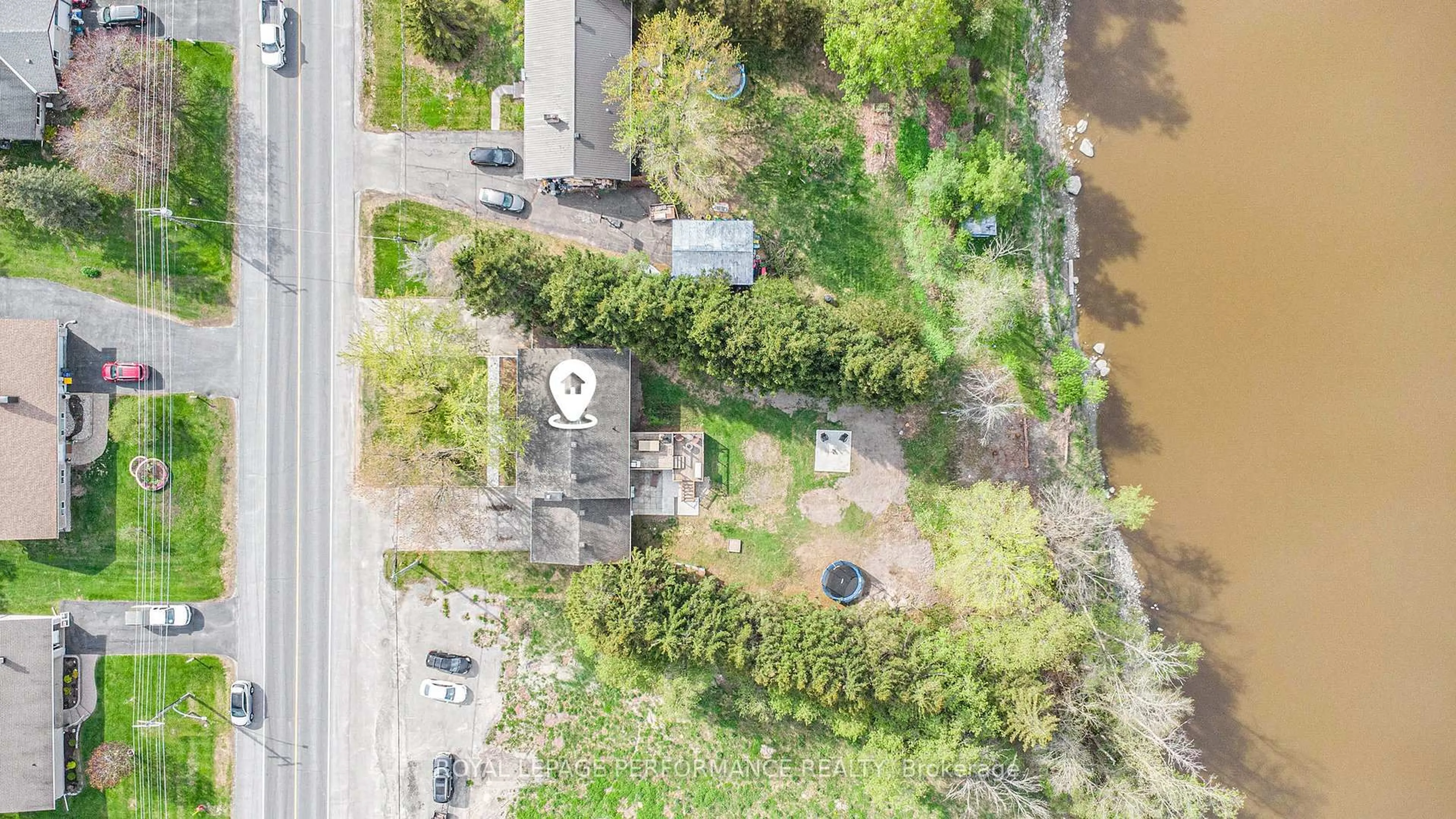 A pic from outside/outdoor area/front of a property/back of a property/a pic from drone, street for 570 county road 9 Rd, Alfred and Plantagenet Ontario K0B 1L0