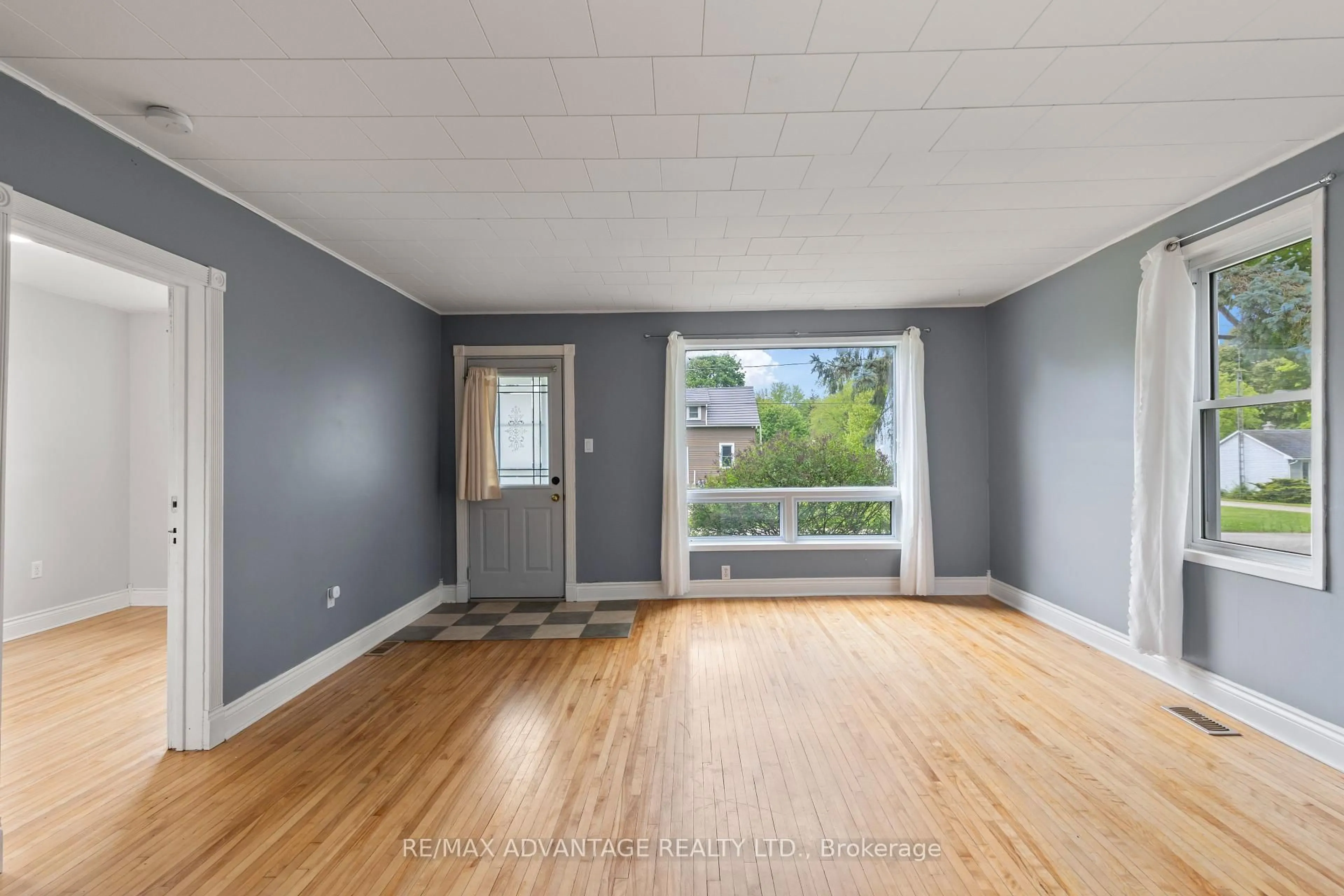 A pic of a room for 30 Broadway St, Chatham-Kent Ontario N0P 2C0