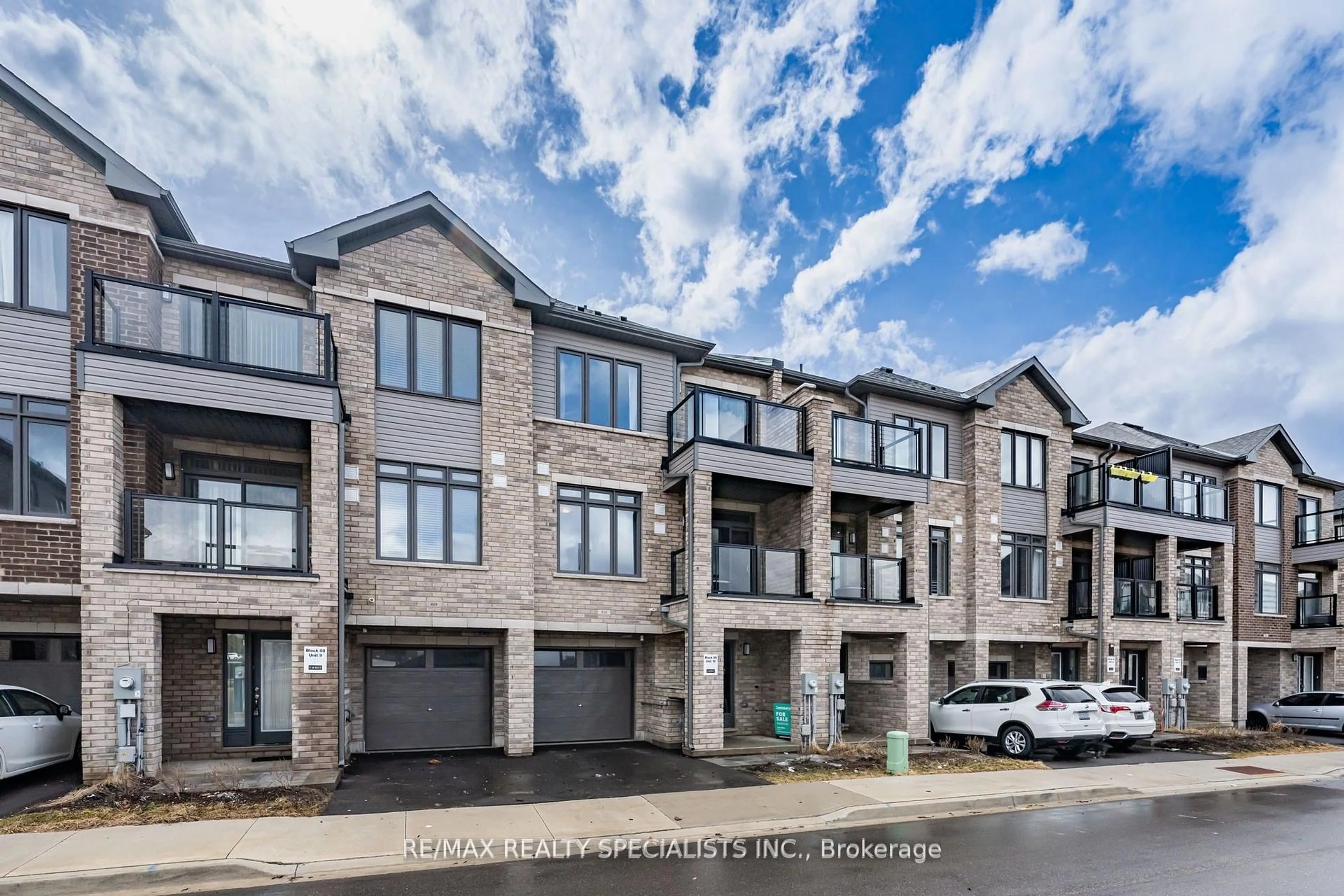 A pic from outside/outdoor area/front of a property/back of a property/a pic from drone, street for 585 Colborne St #810, Brantford Ontario N3S 3M7
