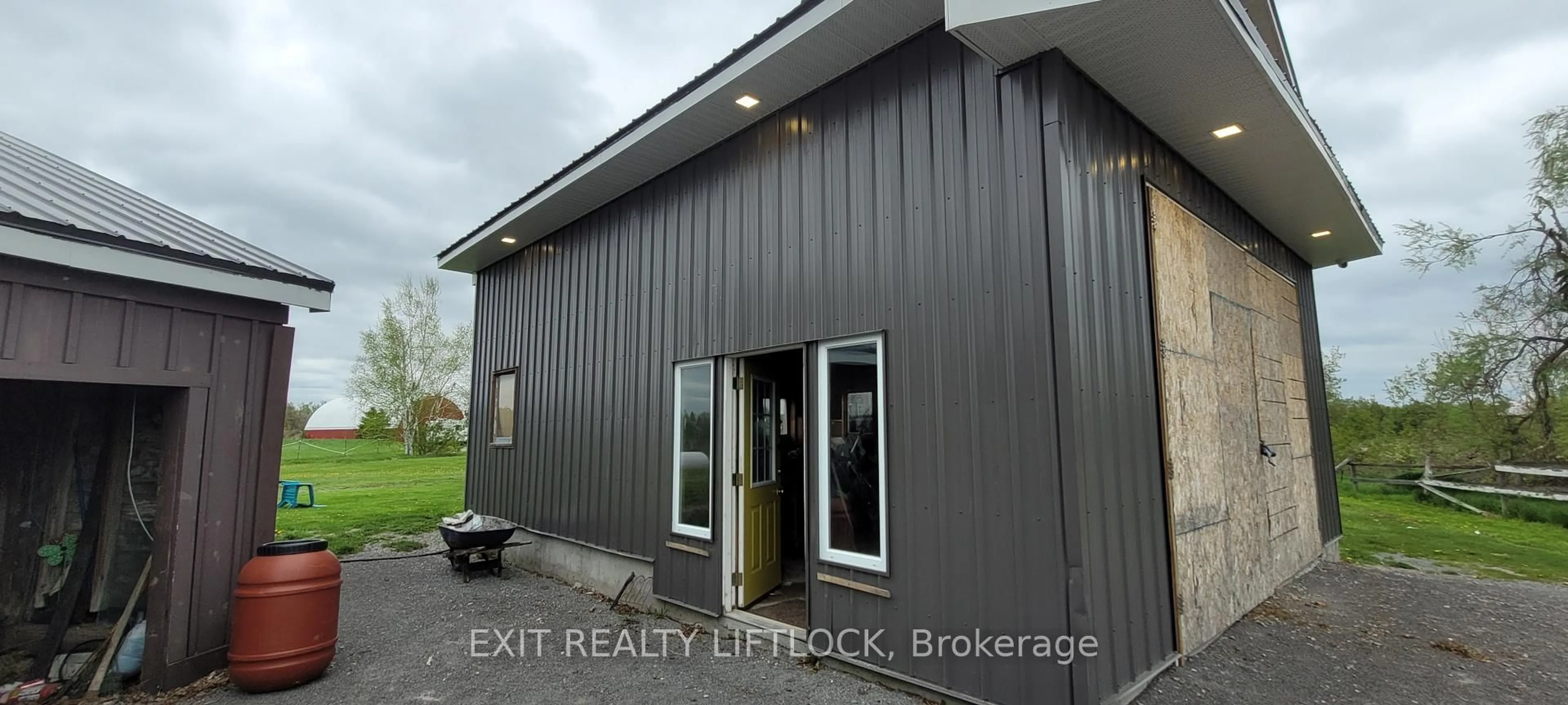 Home with vinyl exterior material, building for 2917 County Road 38 N/A, Douro-Dummer Ontario K0L 3A0