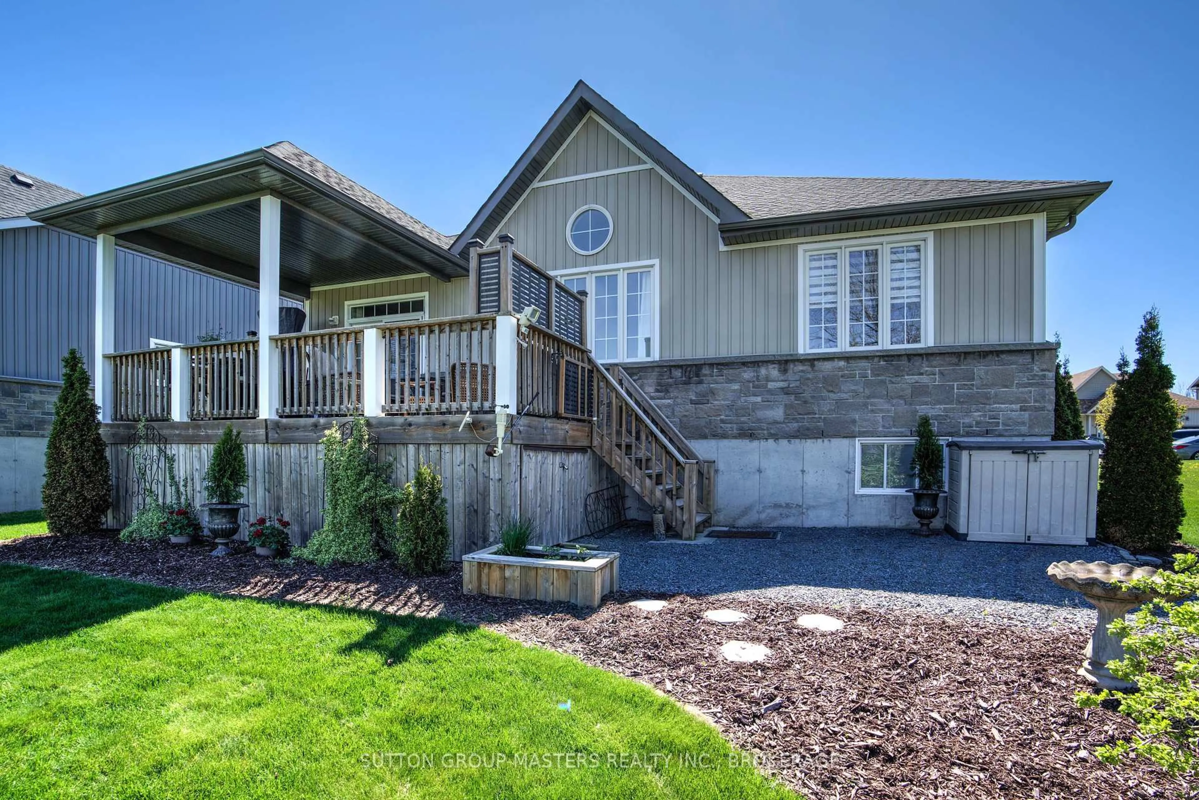Home with vinyl exterior material, unknown for 131 Country Club Dr, Bath Ontario K0H 1G0