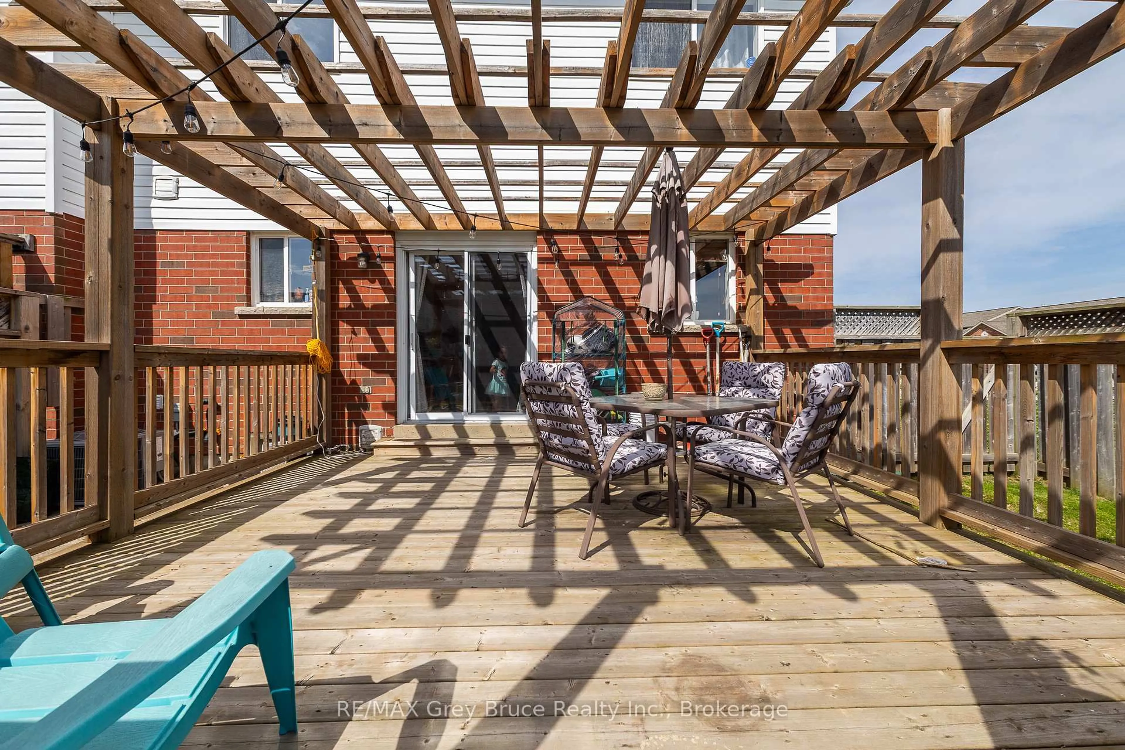 Patio, water/lake/river/ocean view for 1487 14th Ave, Owen Sound Ontario N4K 0A1