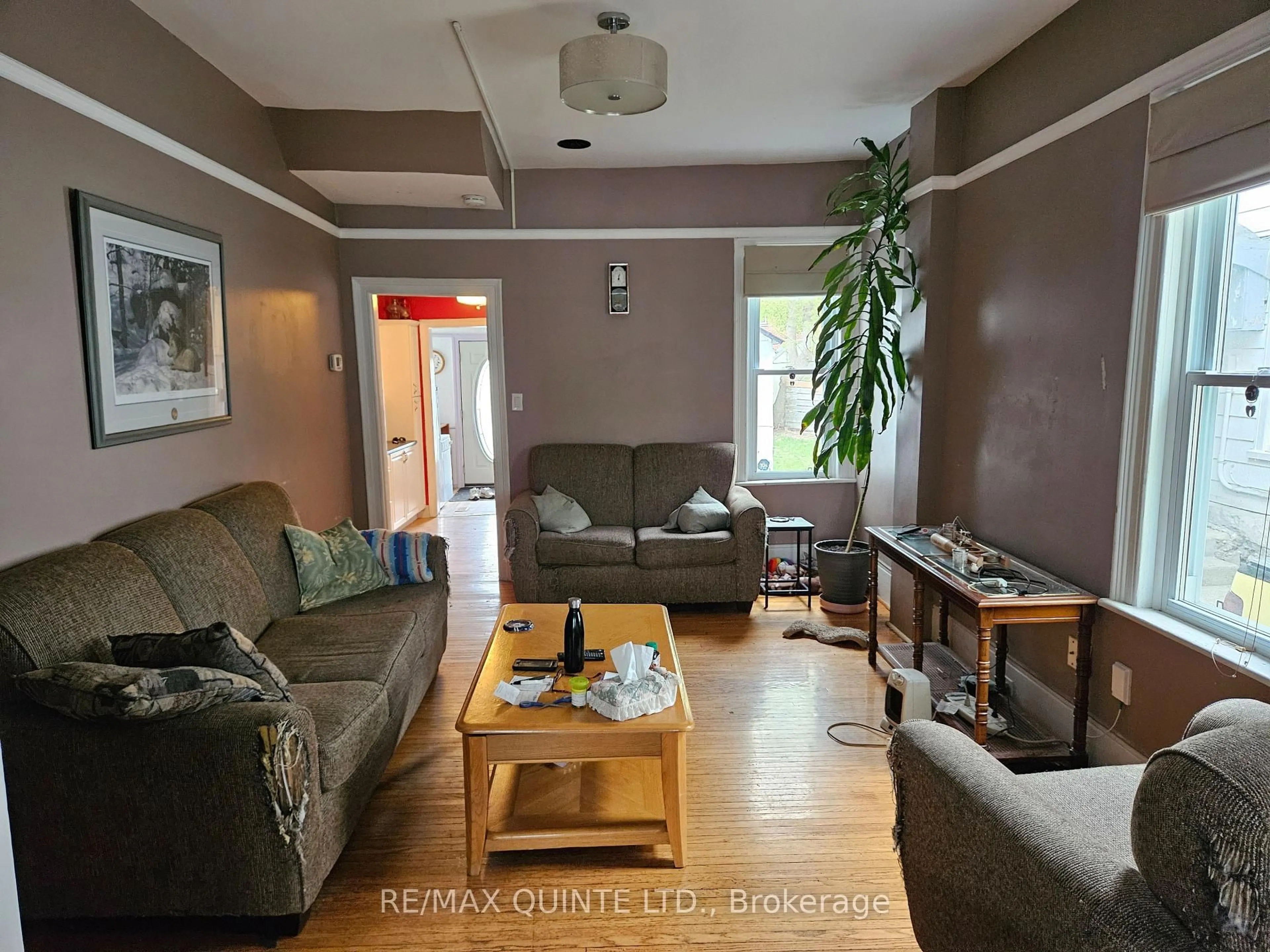 Living room with furniture, unknown for 72 Cedar St, Belleville Ontario K8P 3M1