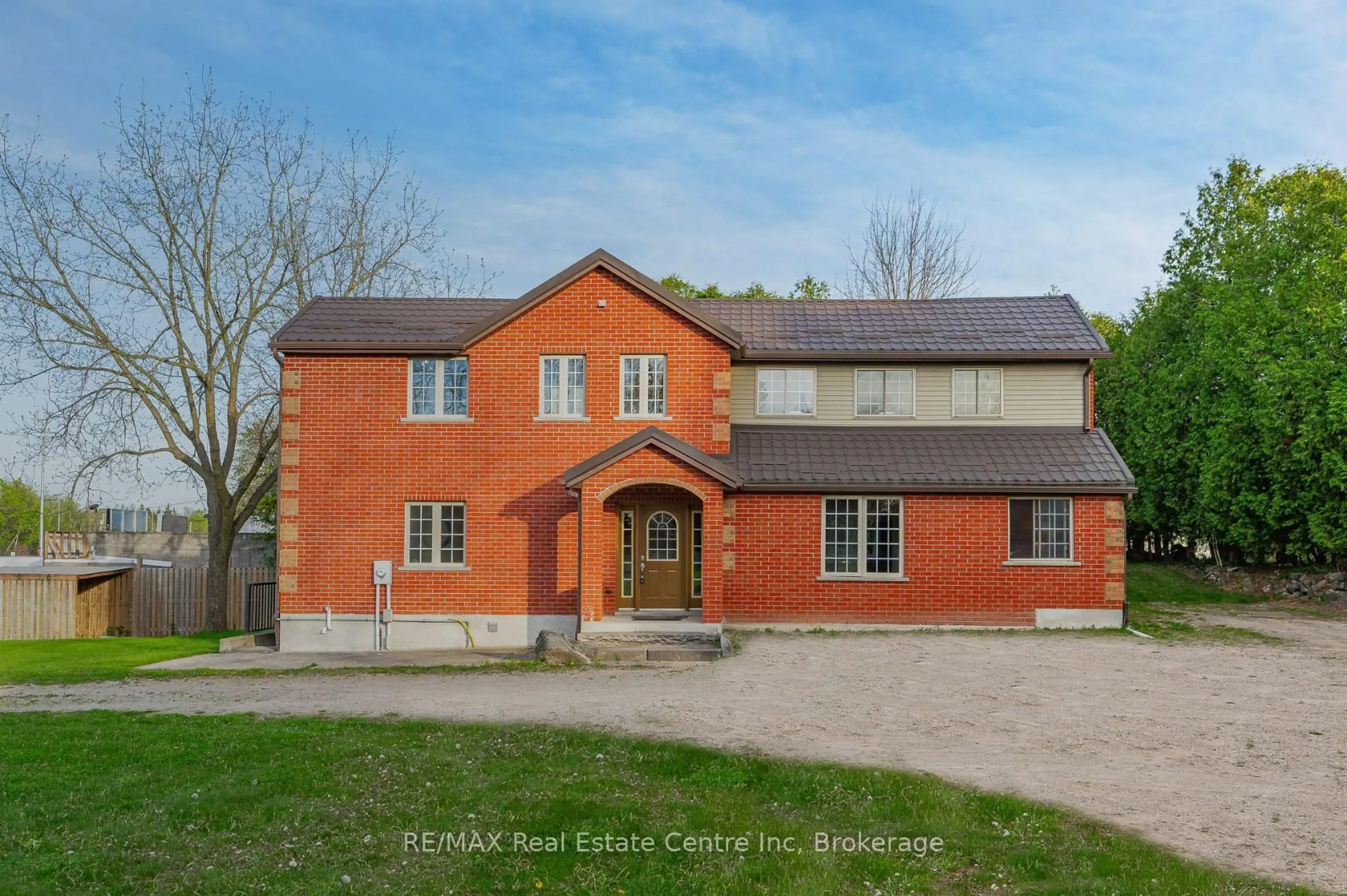 Home with brick exterior material, building for 4 BROCK Rd, Puslinch Ontario N0B 2J0