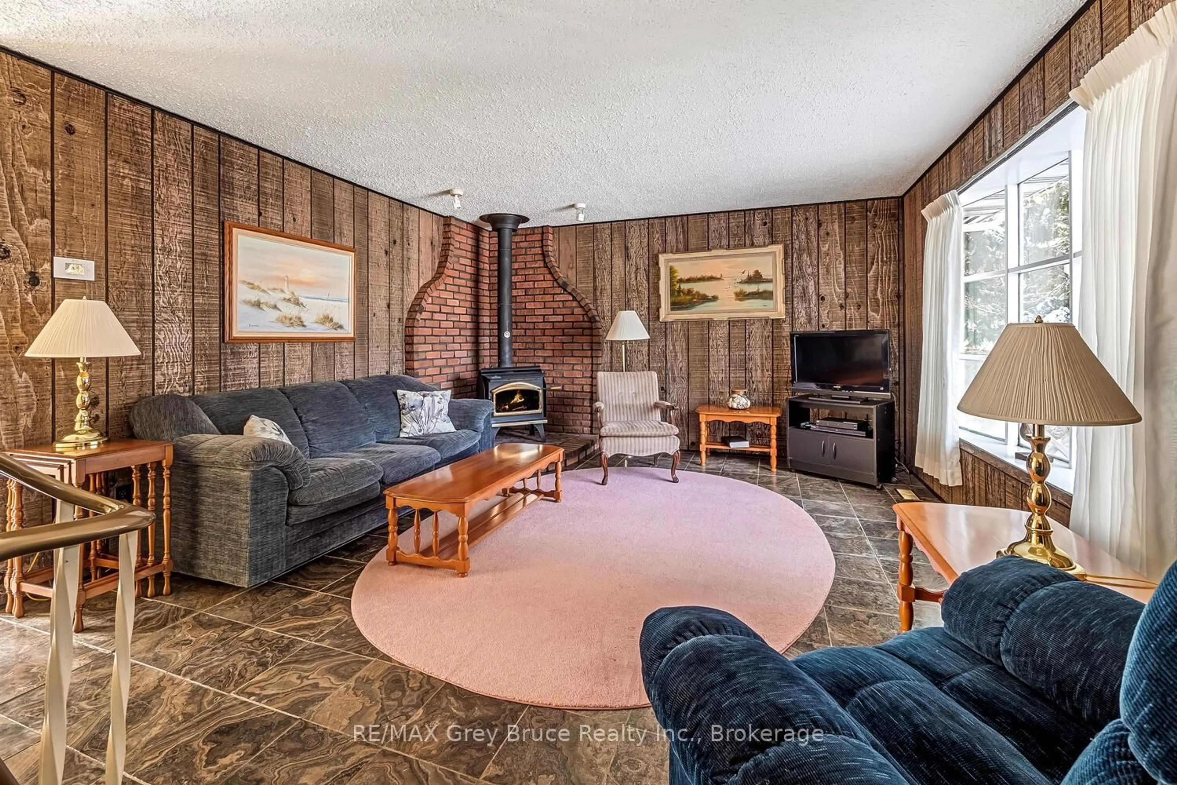 Living room with furniture, unknown for 71 William Crt, South Bruce Peninsula Ontario N0H 2T0