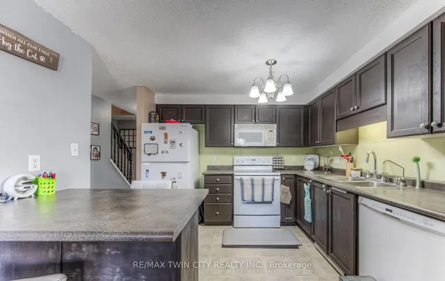 Additional property image - 86 Rochefort St