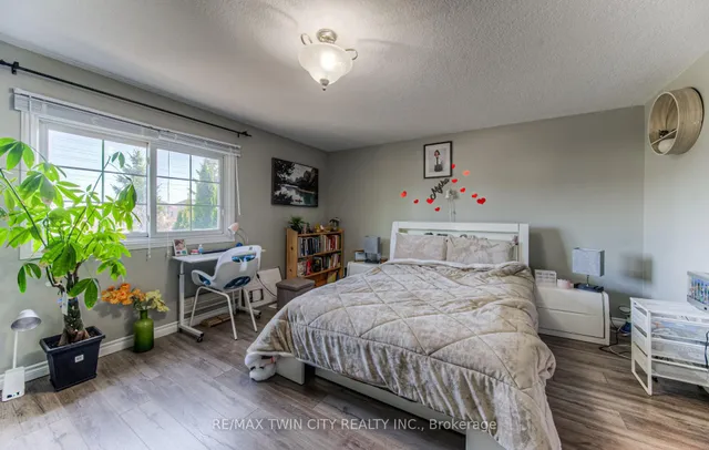 Additional property image - 86 Rochefort St