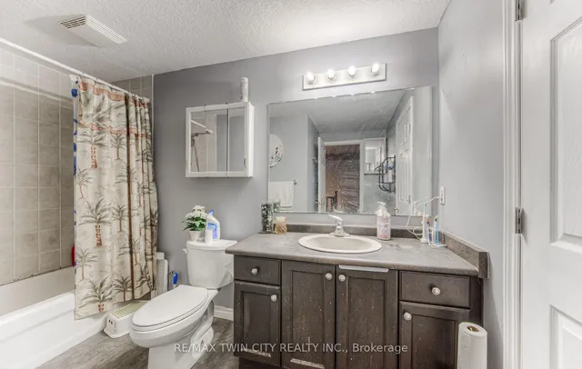 Additional property image - 86 Rochefort St