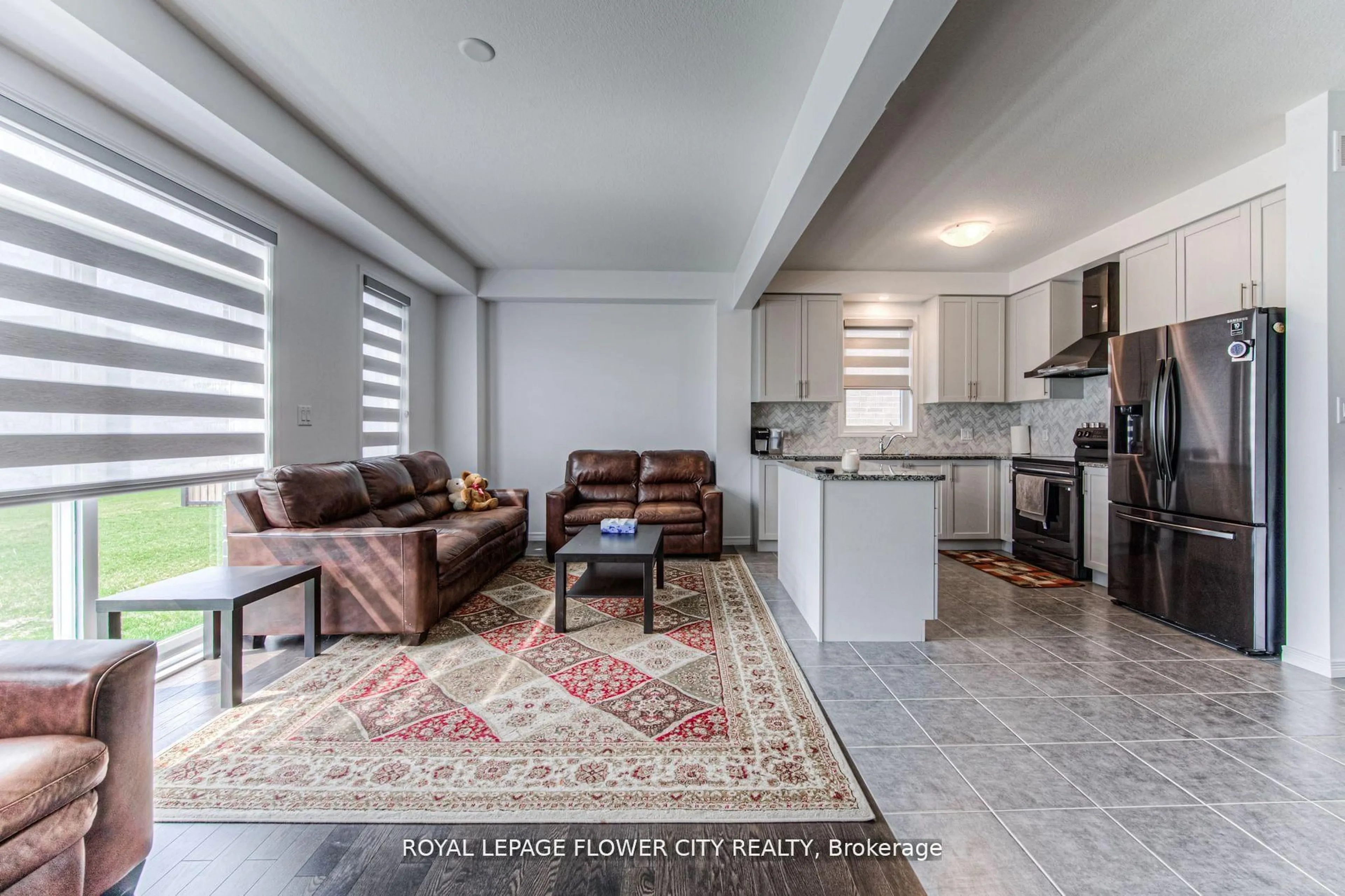 Living room with furniture, unknown for 51 Beauchamp Dr, Cambridge Ontario N1S 0A2