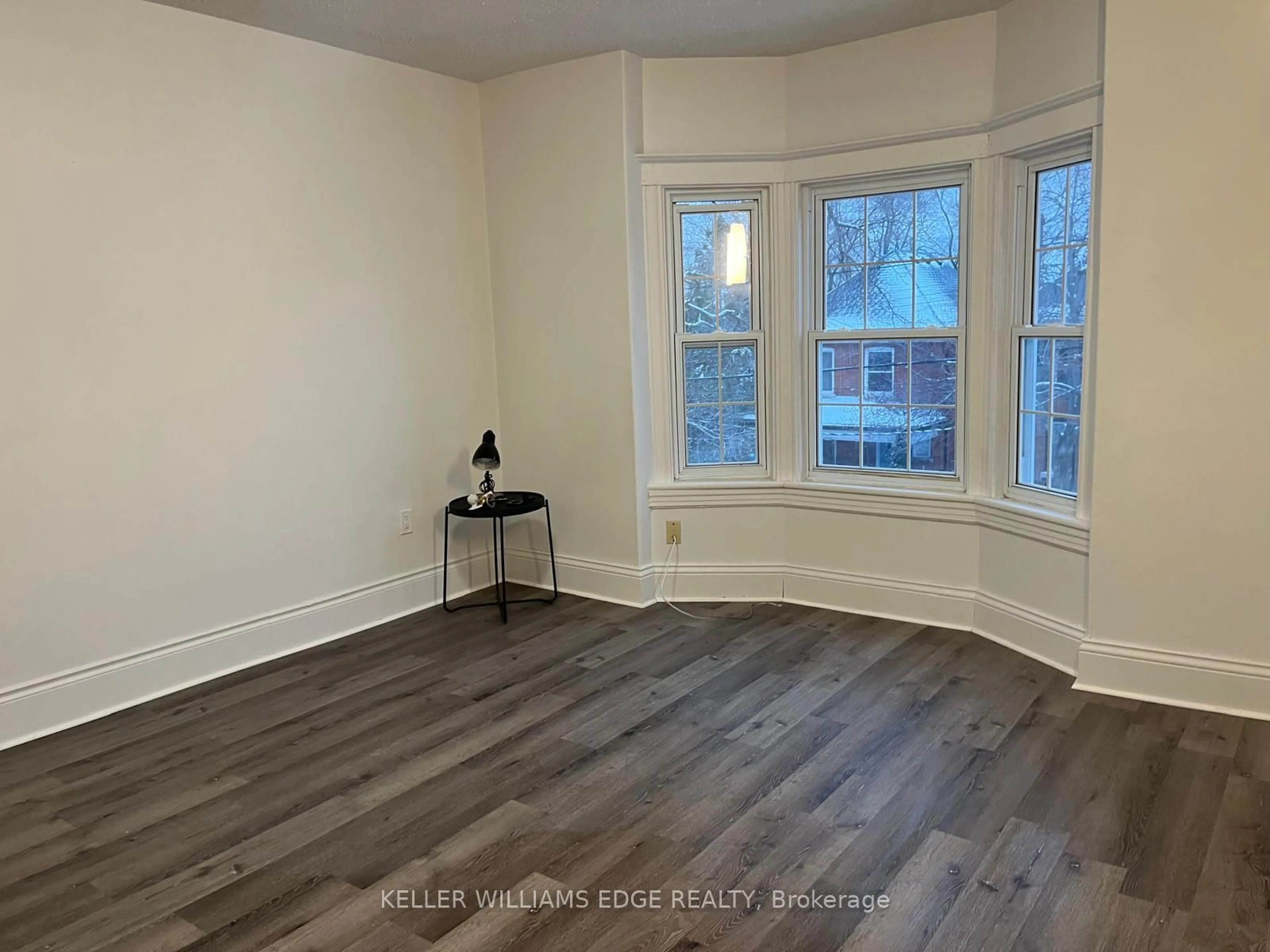 A pic of a room for 78 Dundurn St, Hamilton Ontario L8R 3E3