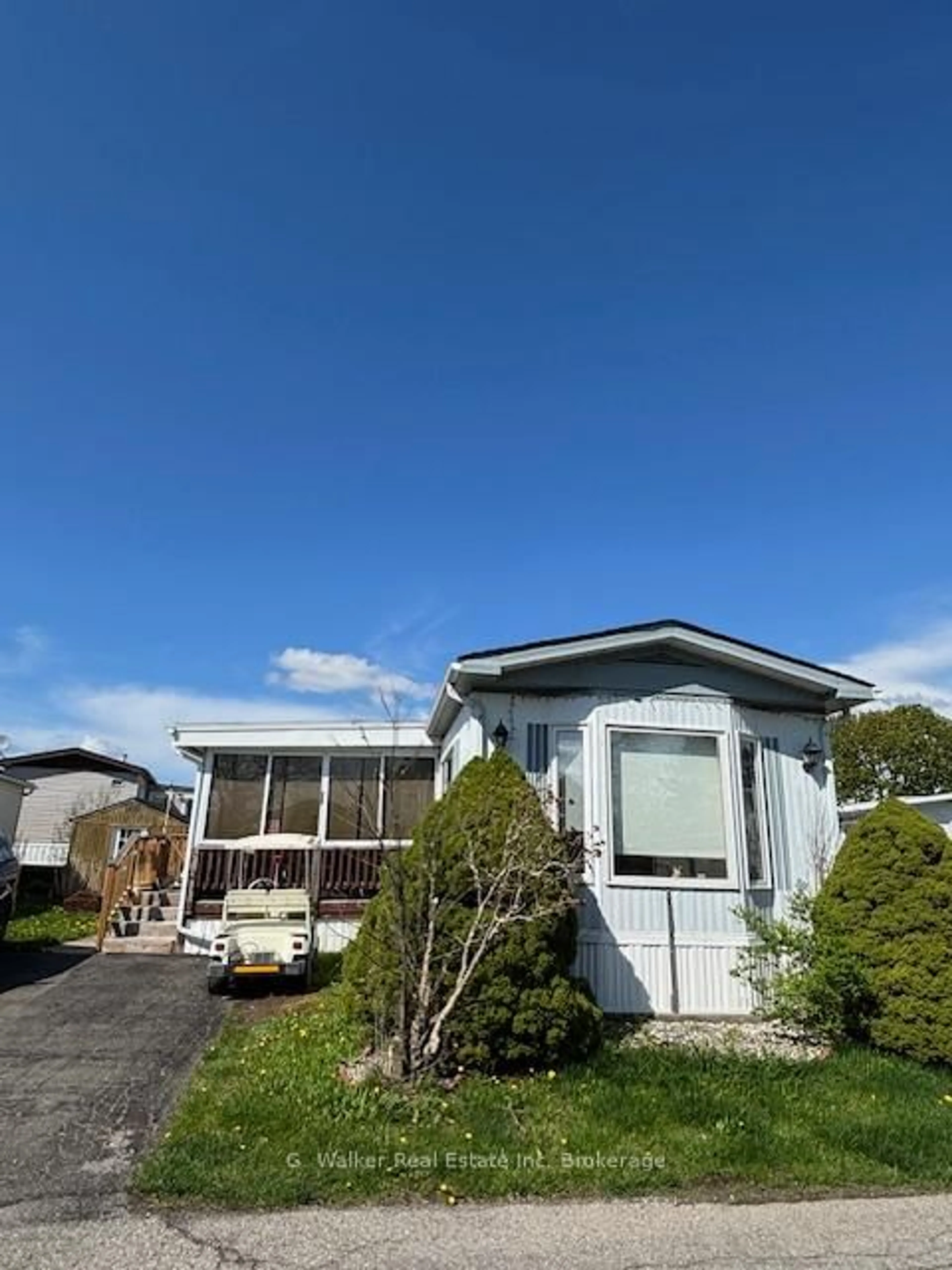 Home with vinyl exterior material, street for 3033 Townline Rd #45, Fort Erie Ontario L0S 1S1