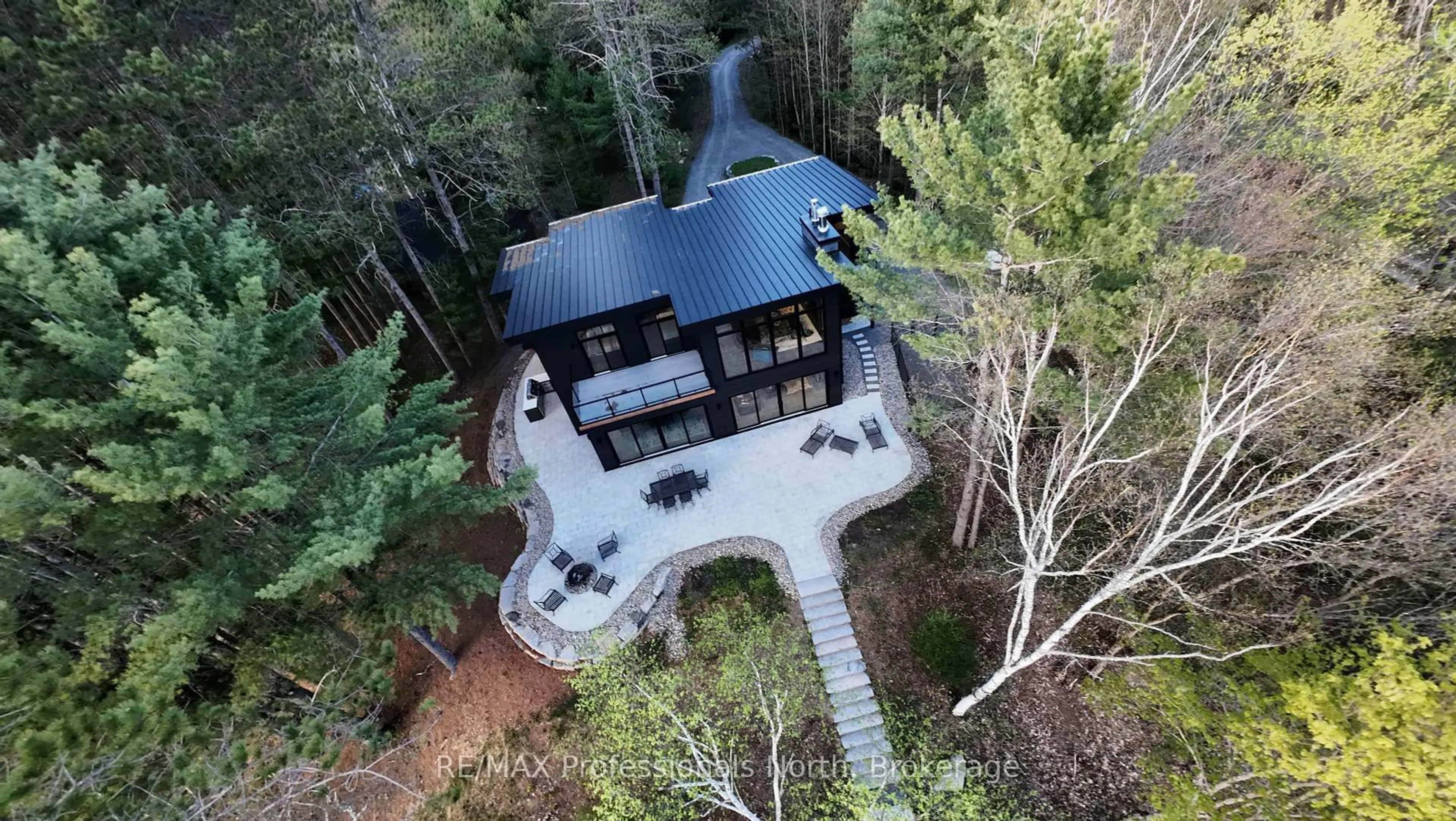 A pic from outside/outdoor area/front of a property/back of a property/a pic from drone, unknown for 1025 Mary Roberts Rd, Lake of Bays Ontario P0B 1A0