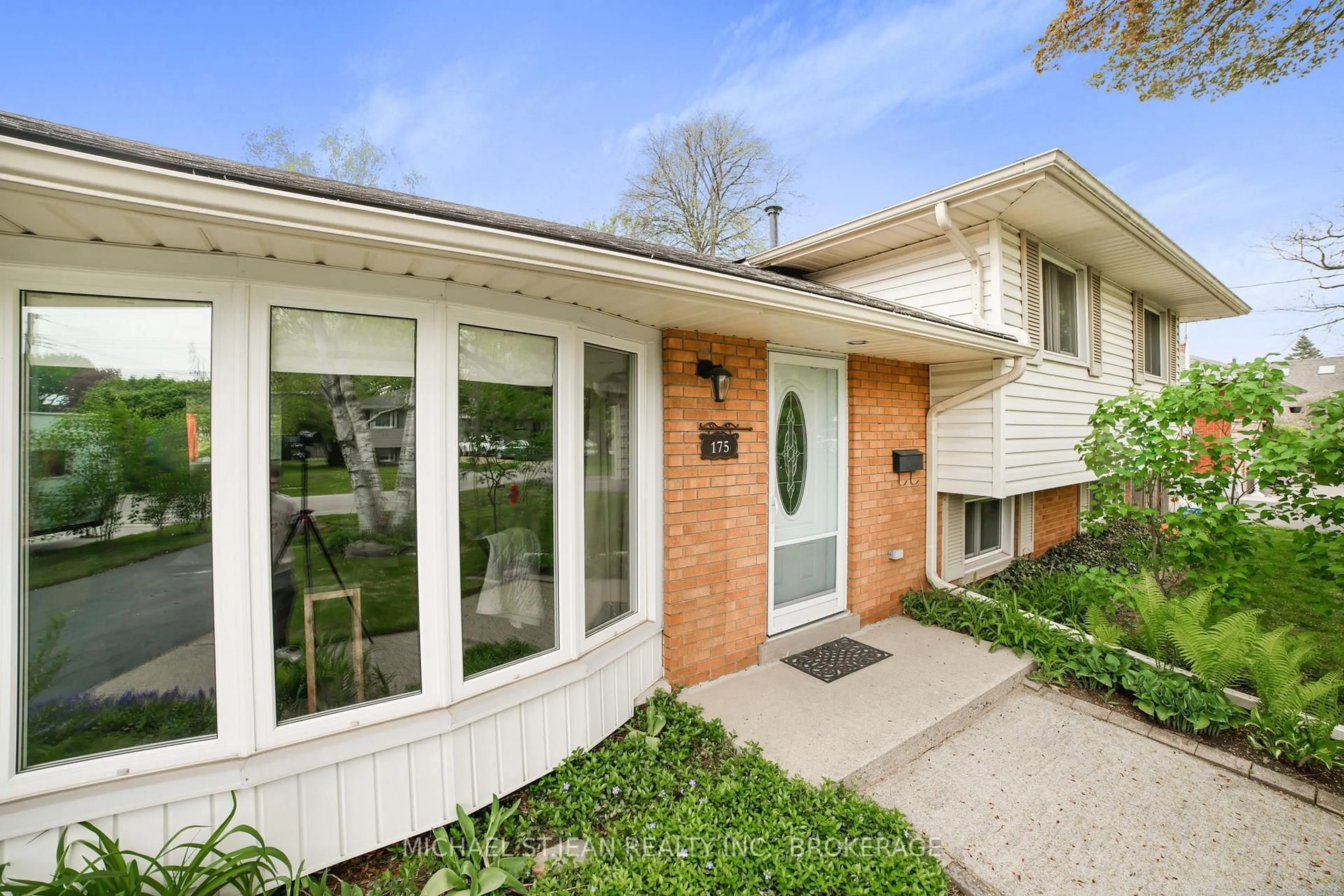 Home with brick exterior material, street for 175 Council Cres, Hamilton Ontario L9G 1V2