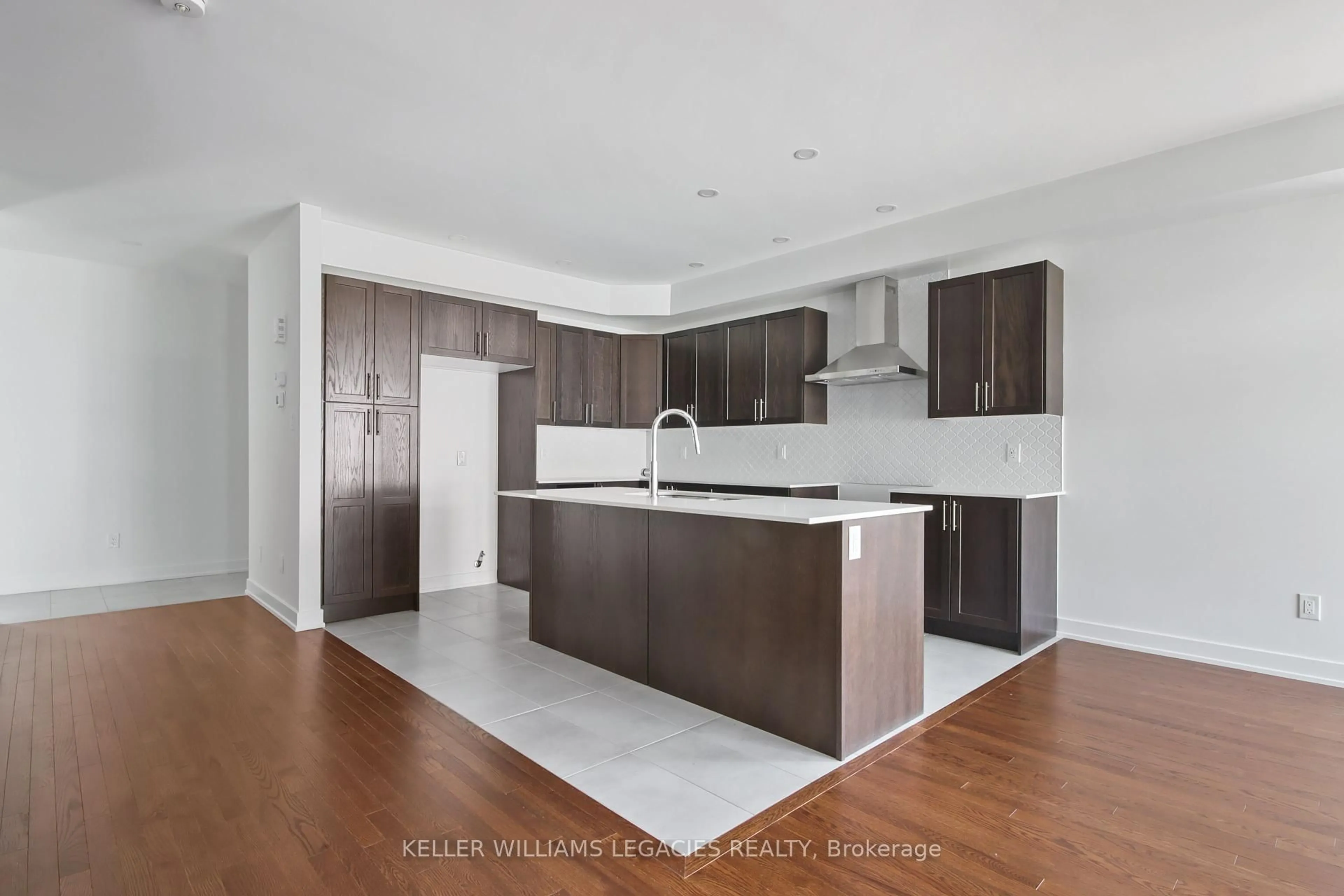 Open concept kitchen, unknown for 11 Mendoza Way, Ottawa Ontario K2S 1B6