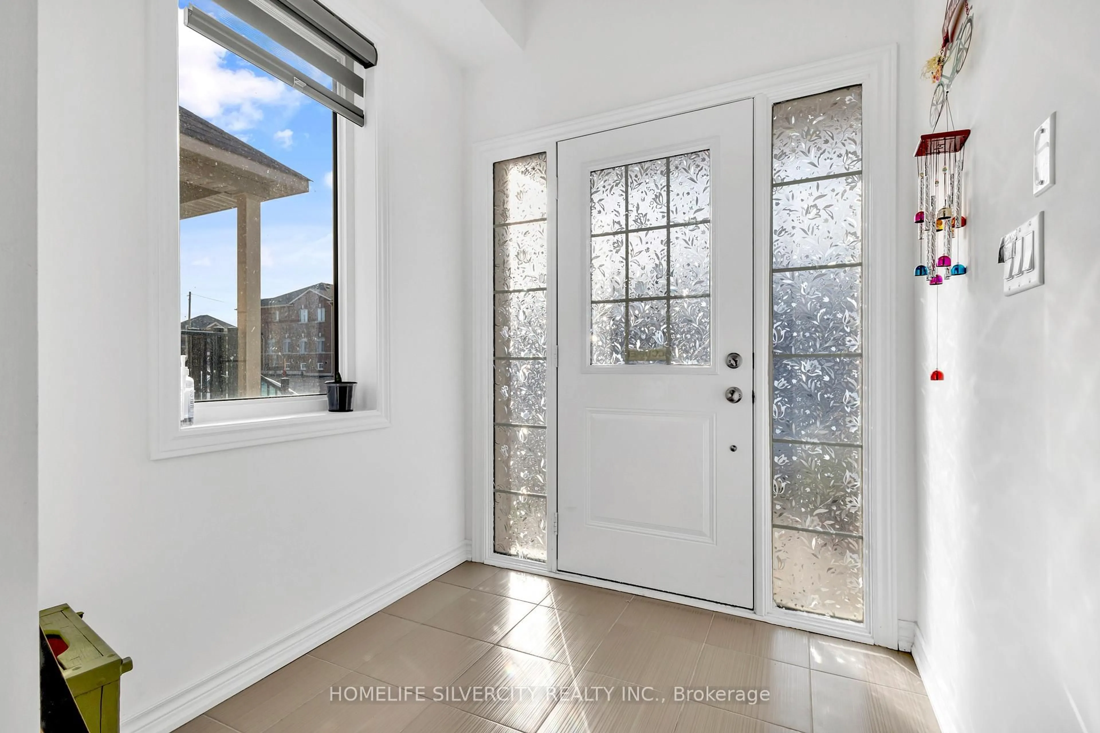 Indoor entryway for 109 Stocks Ave, Southgate Ontario N0C 1B0