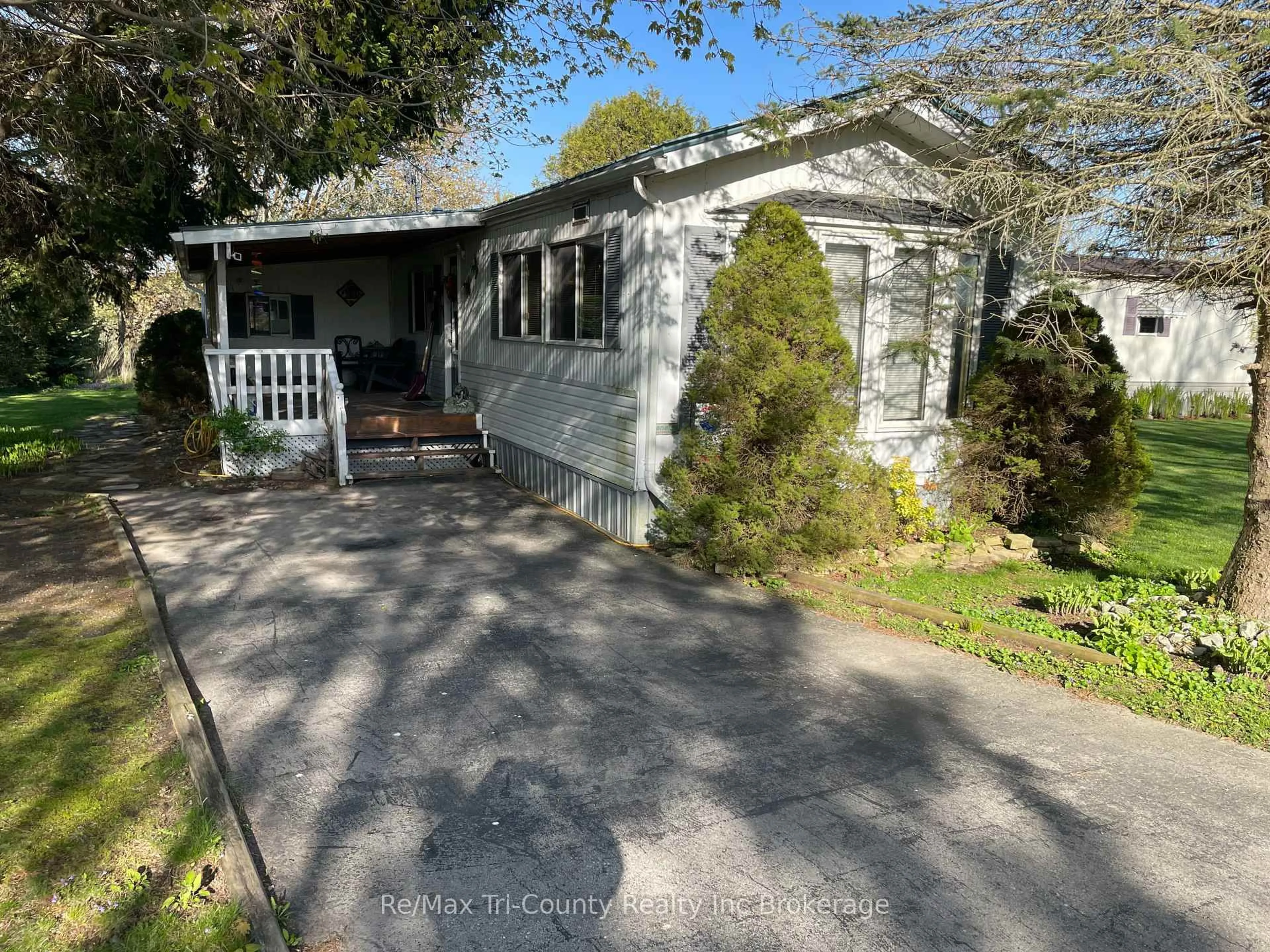 A pic from outside/outdoor area/front of a property/back of a property/a pic from drone, street for 4899 Plank Line #22, Bayham Ontario N0J 1Z0