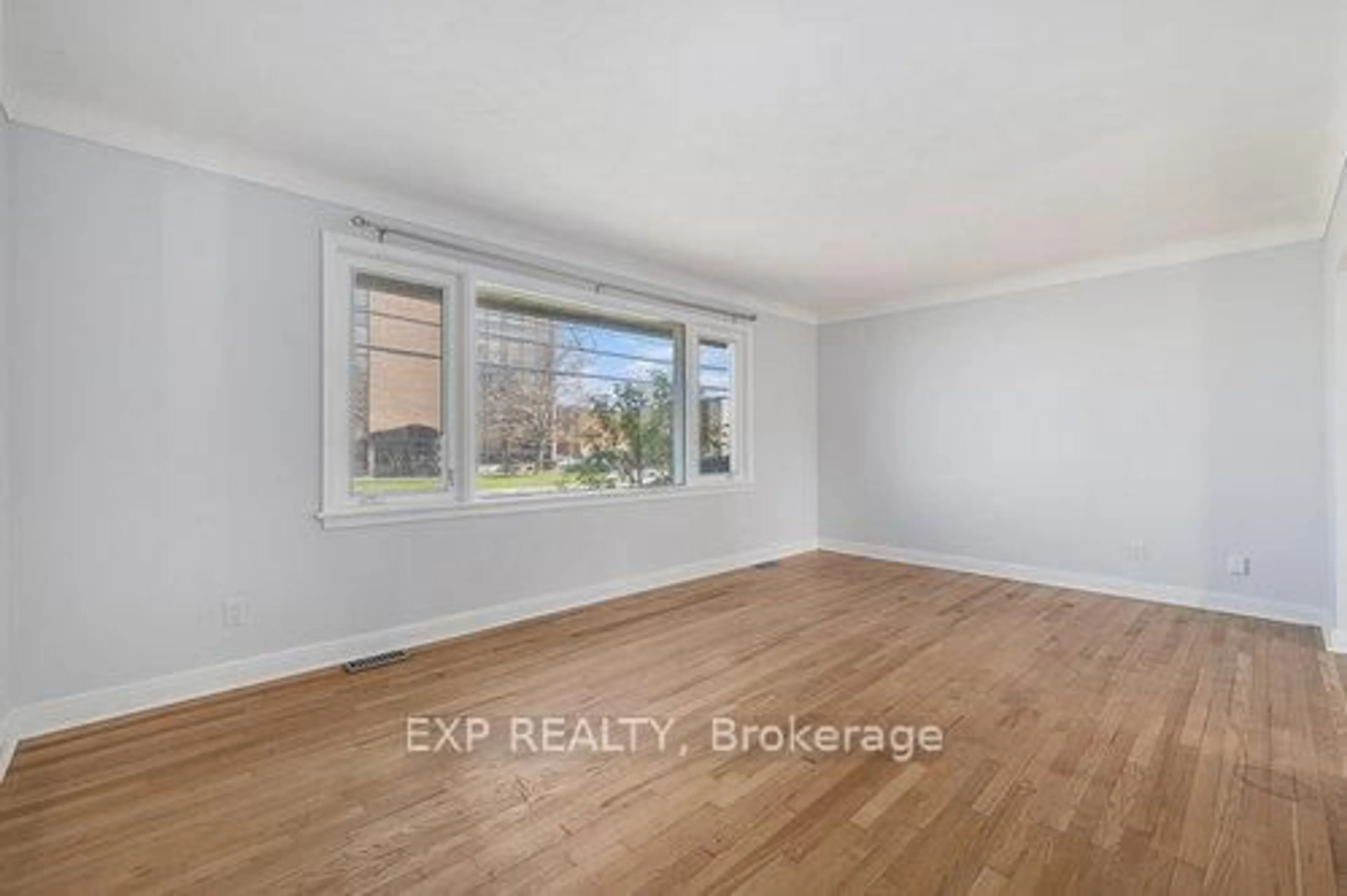 A pic of a room for 1512 Laperriere Ave, Ottawa Ontario K1Z 7S9