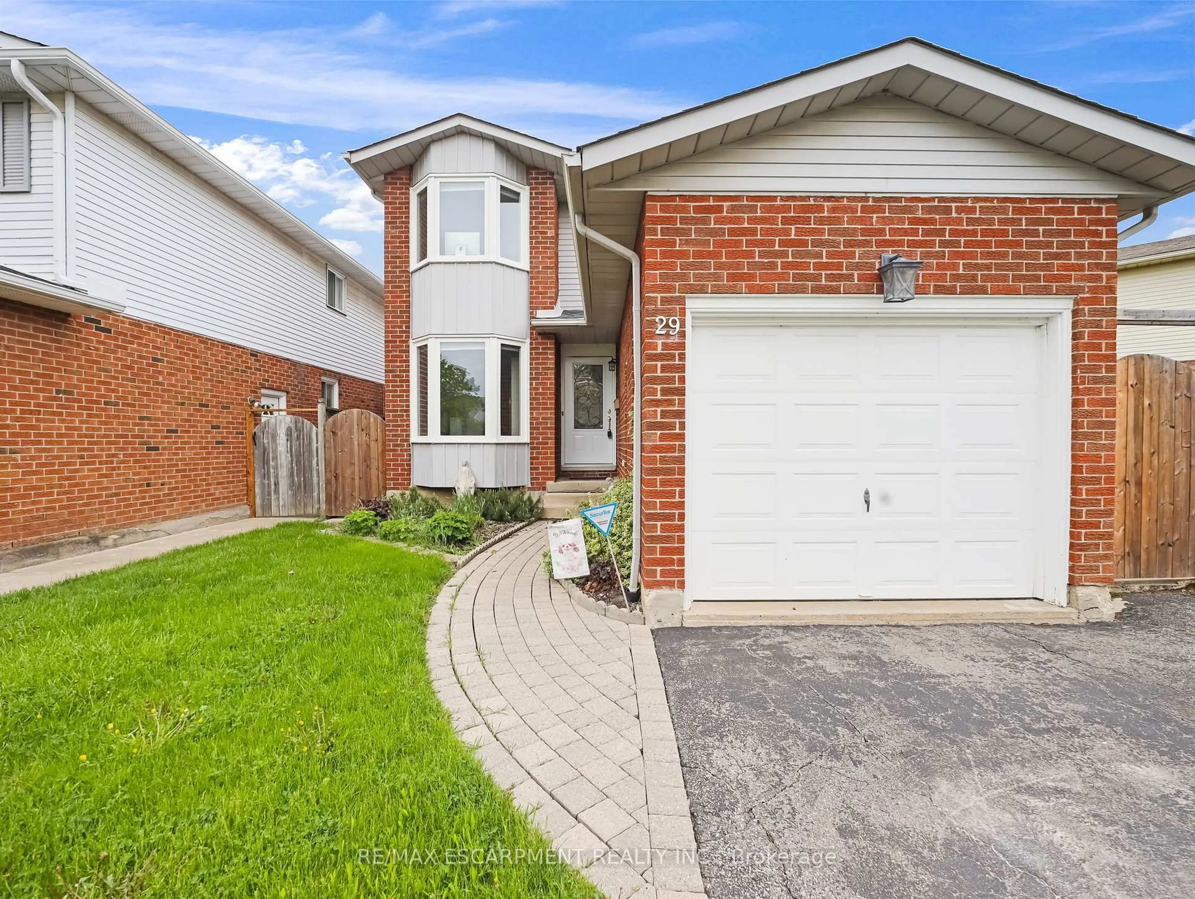 Home with brick exterior material, street for 29 CAPRI St, Thorold Ontario L2V 4W7