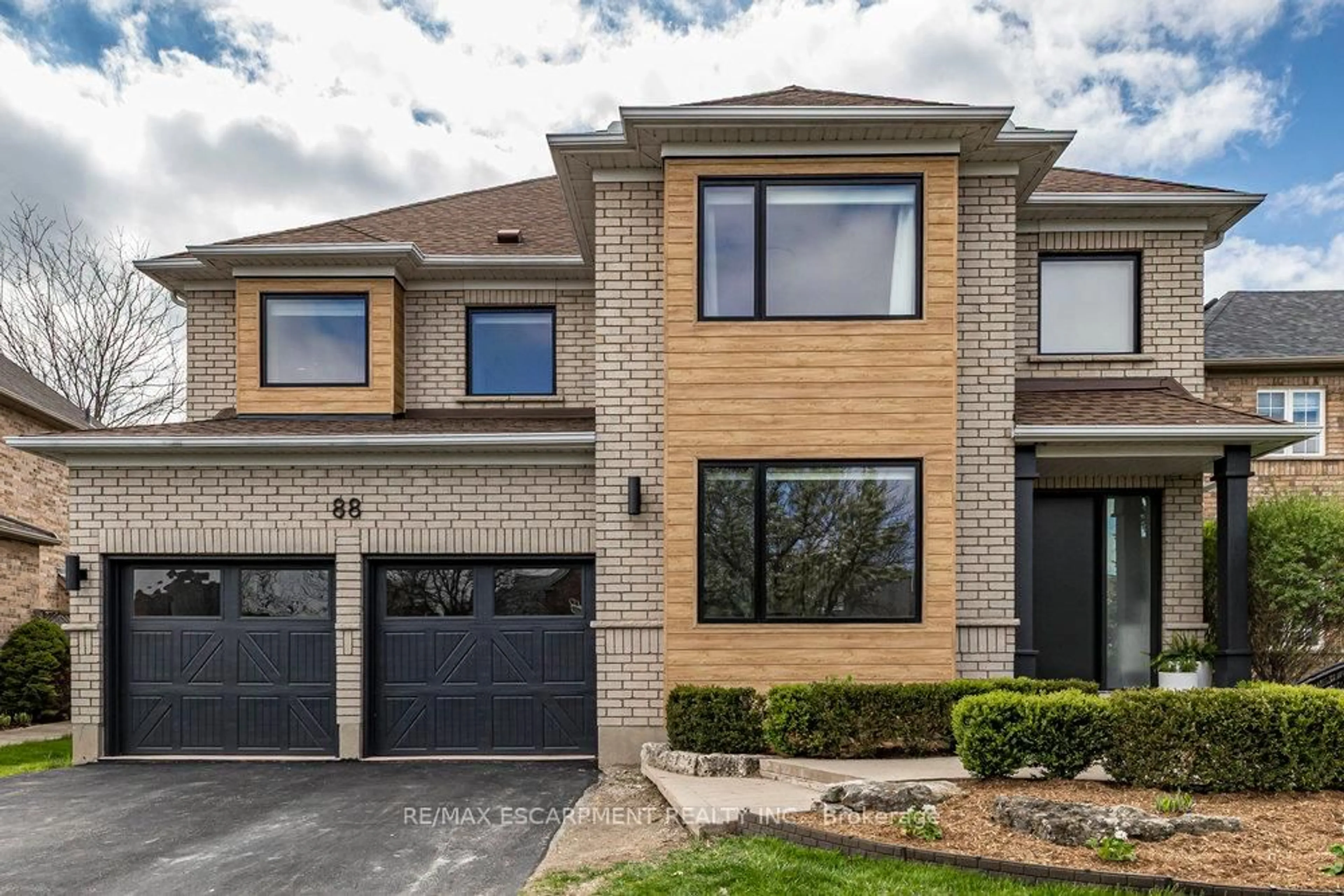 Home with brick exterior material, street for 88 Davidson Blvd, Hamilton Ontario L9H 7M3