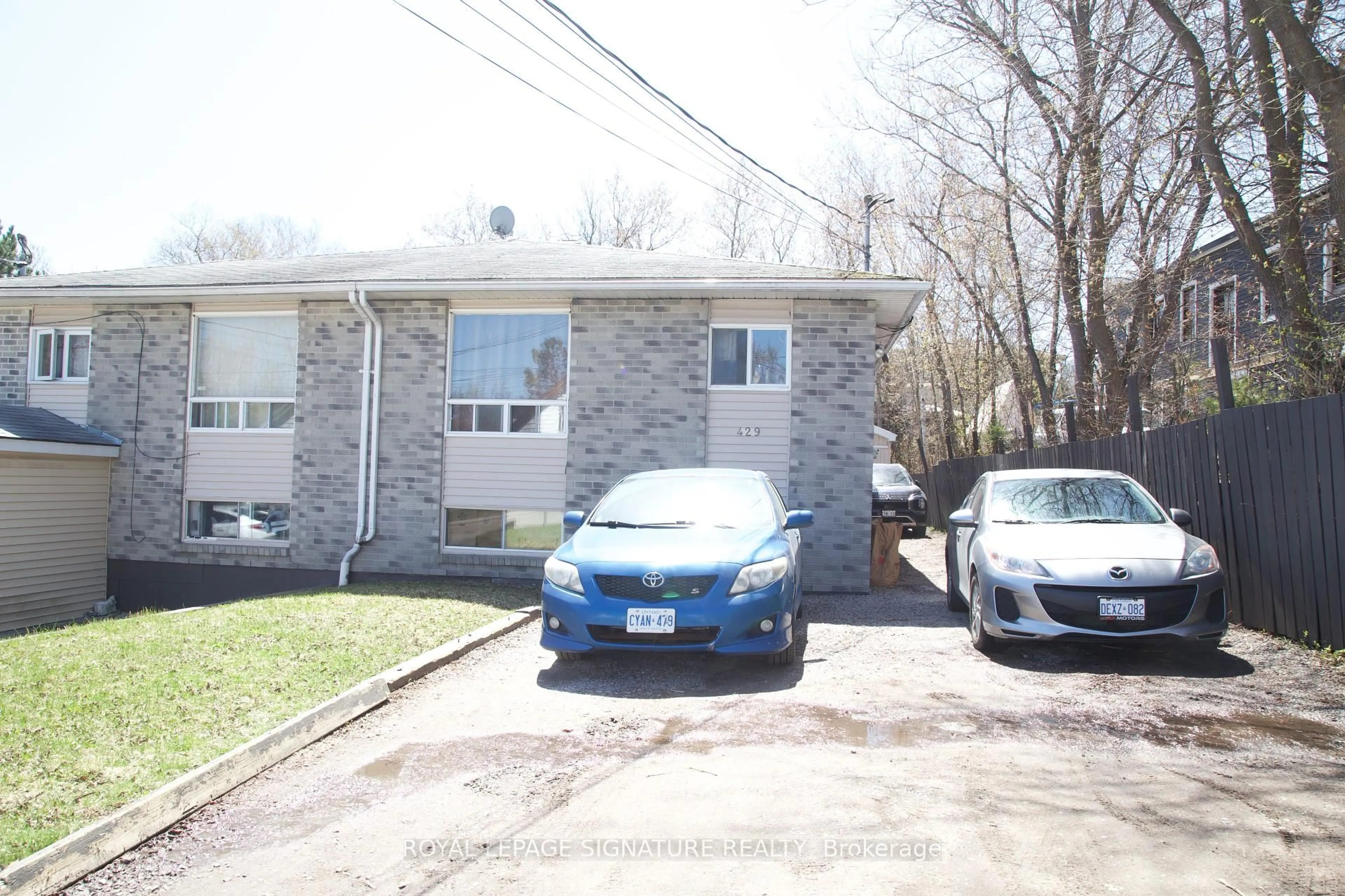 A pic from outside/outdoor area/front of a property/back of a property/a pic from drone, street for 429 Dudley Ave, North Bay Ontario P1B 7A6